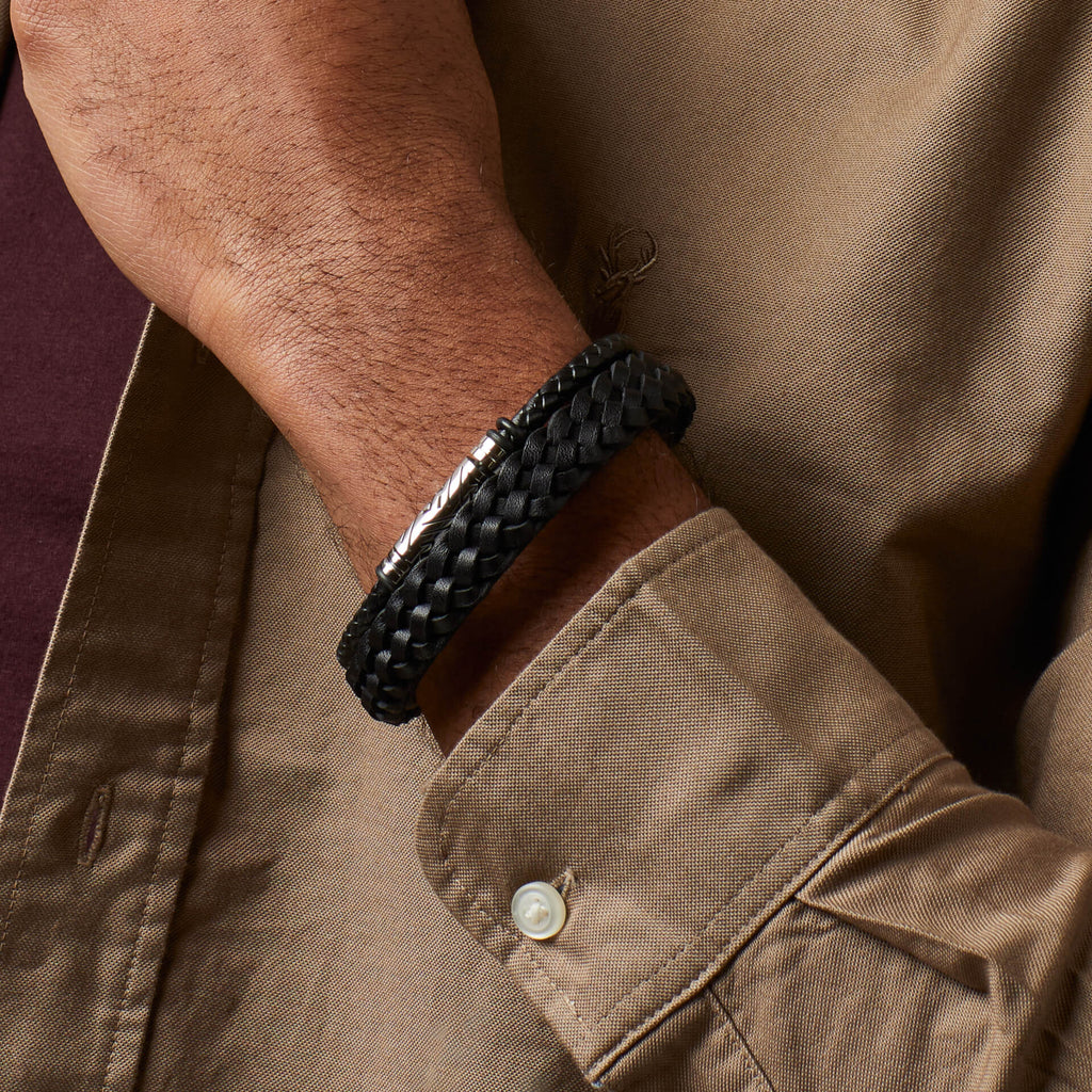 Gecko Jewellery Black Braided Leather Bracelet – Minimalist Design