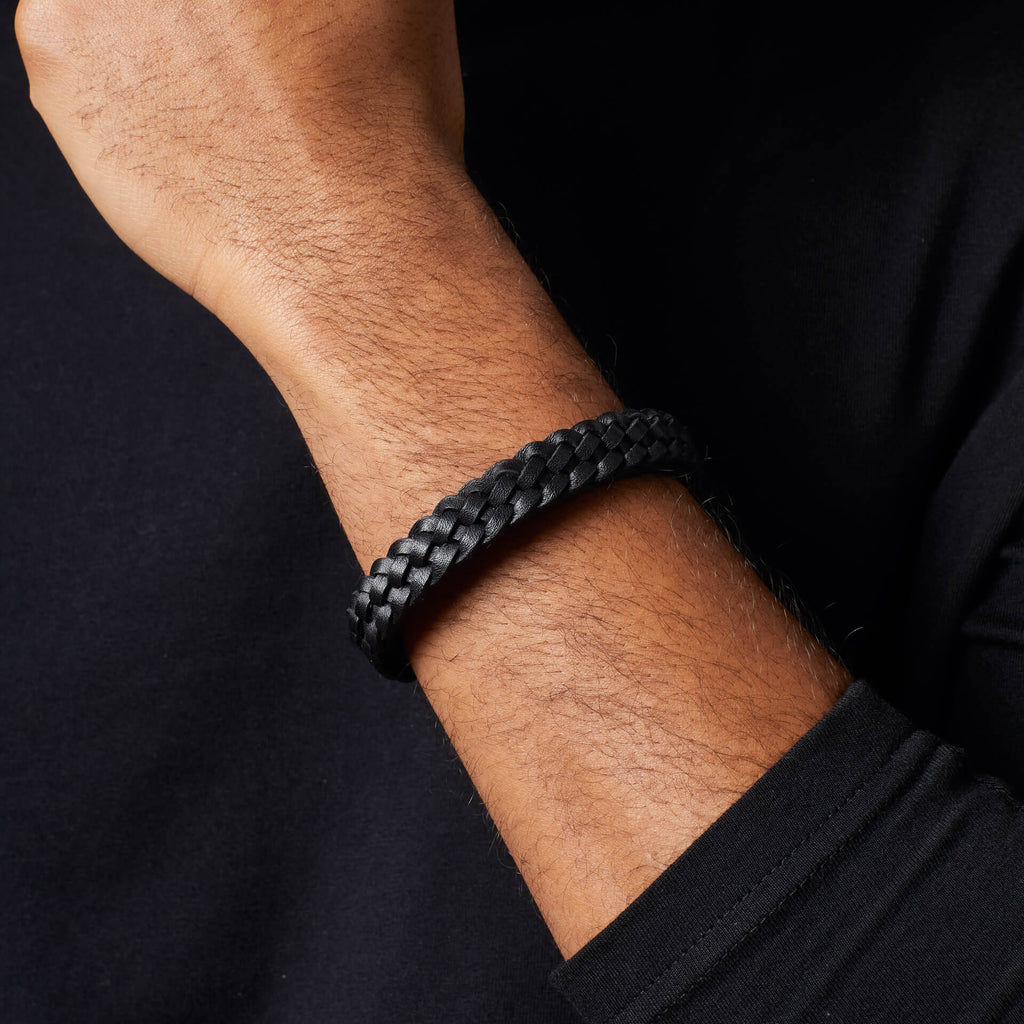 Gecko Jewellery Black Braided Leather Bracelet – Minimalist Design