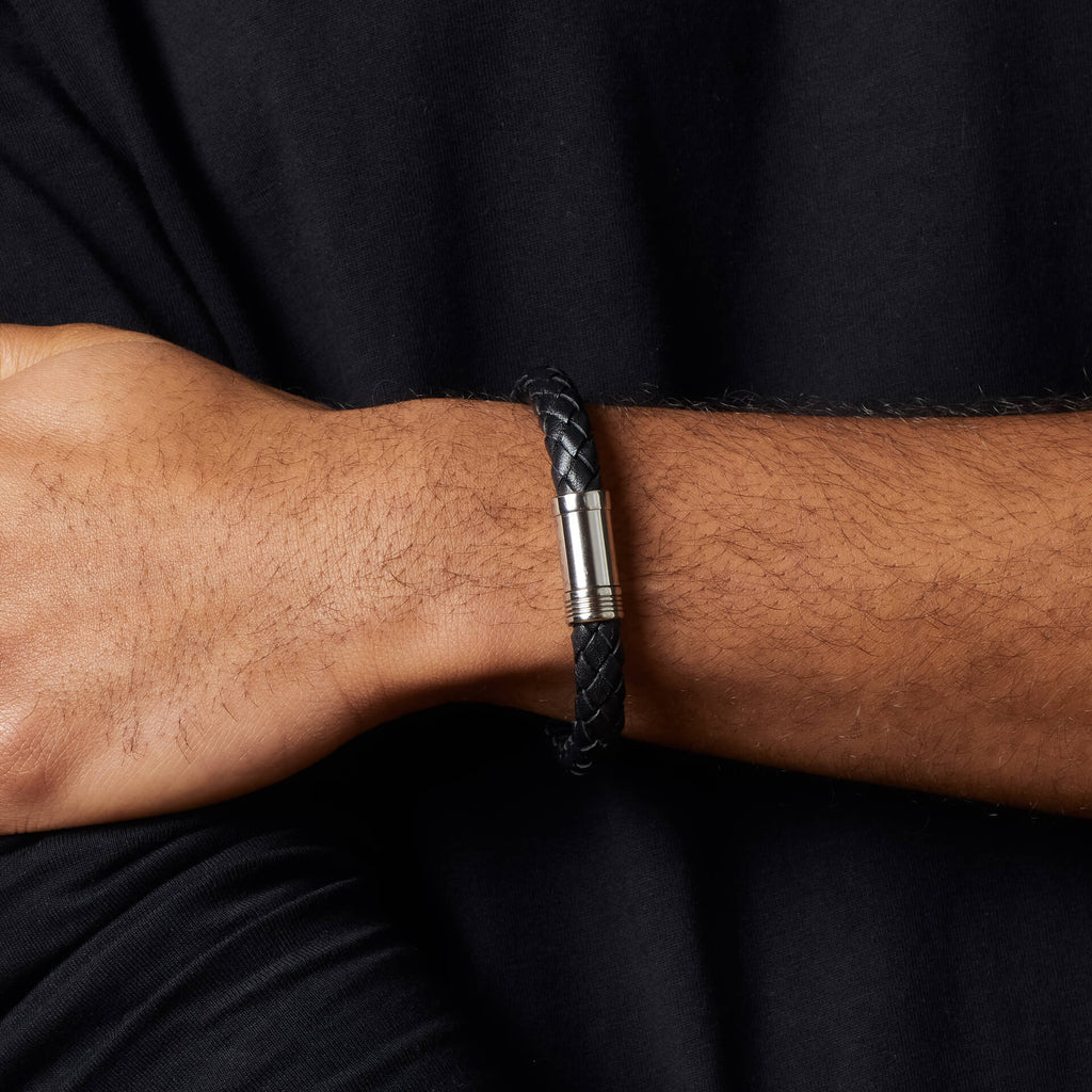 Gecko Jewellery Black Braided Leather Bracelet with Blue Steel Accent