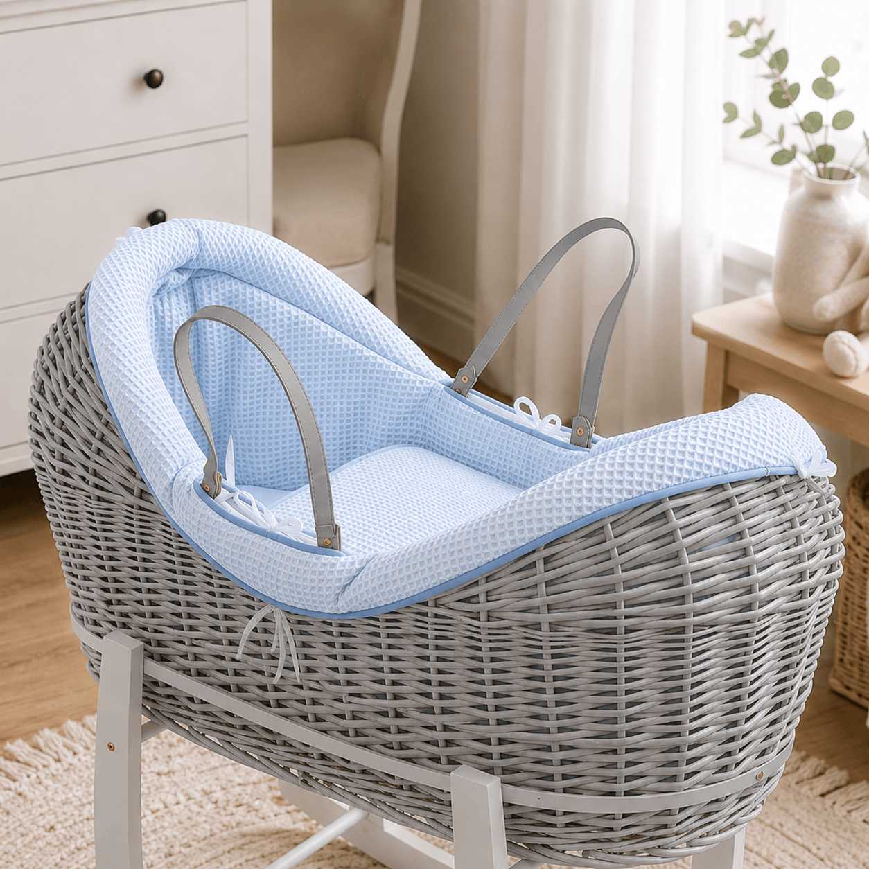 For Your Little One Wicker Deluxe Pod Moses Basket with Rocking Stand