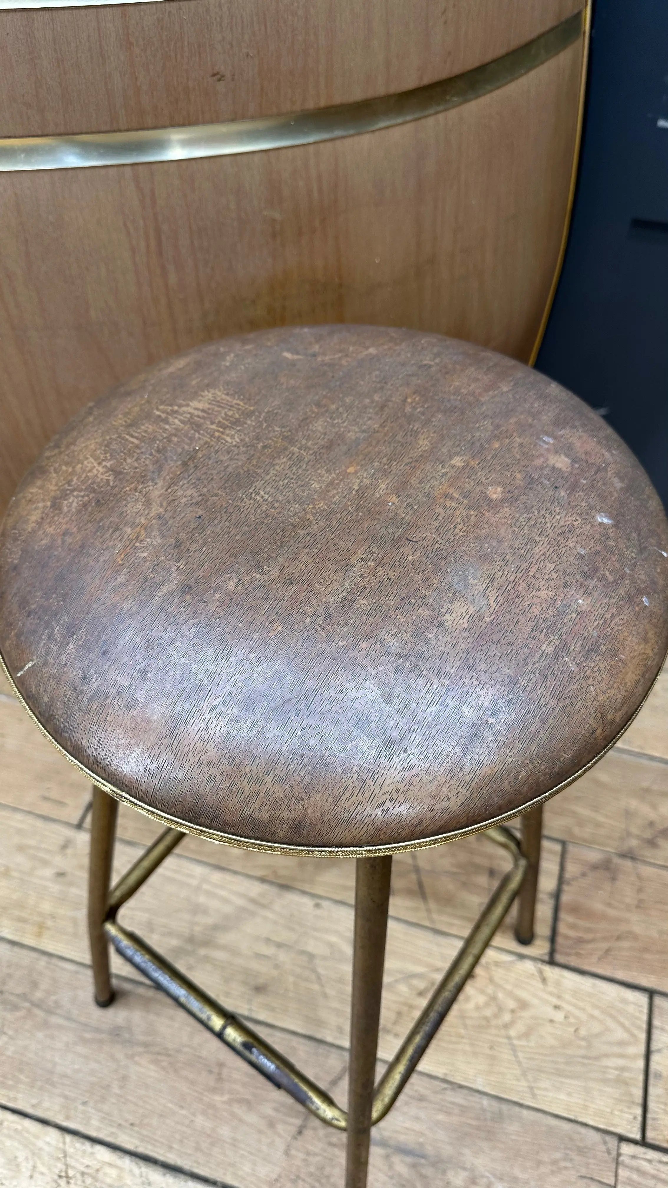 Retro Home Bar / Man cave Barget Bar And Stool / Half Barrel Bar / Retro Pub