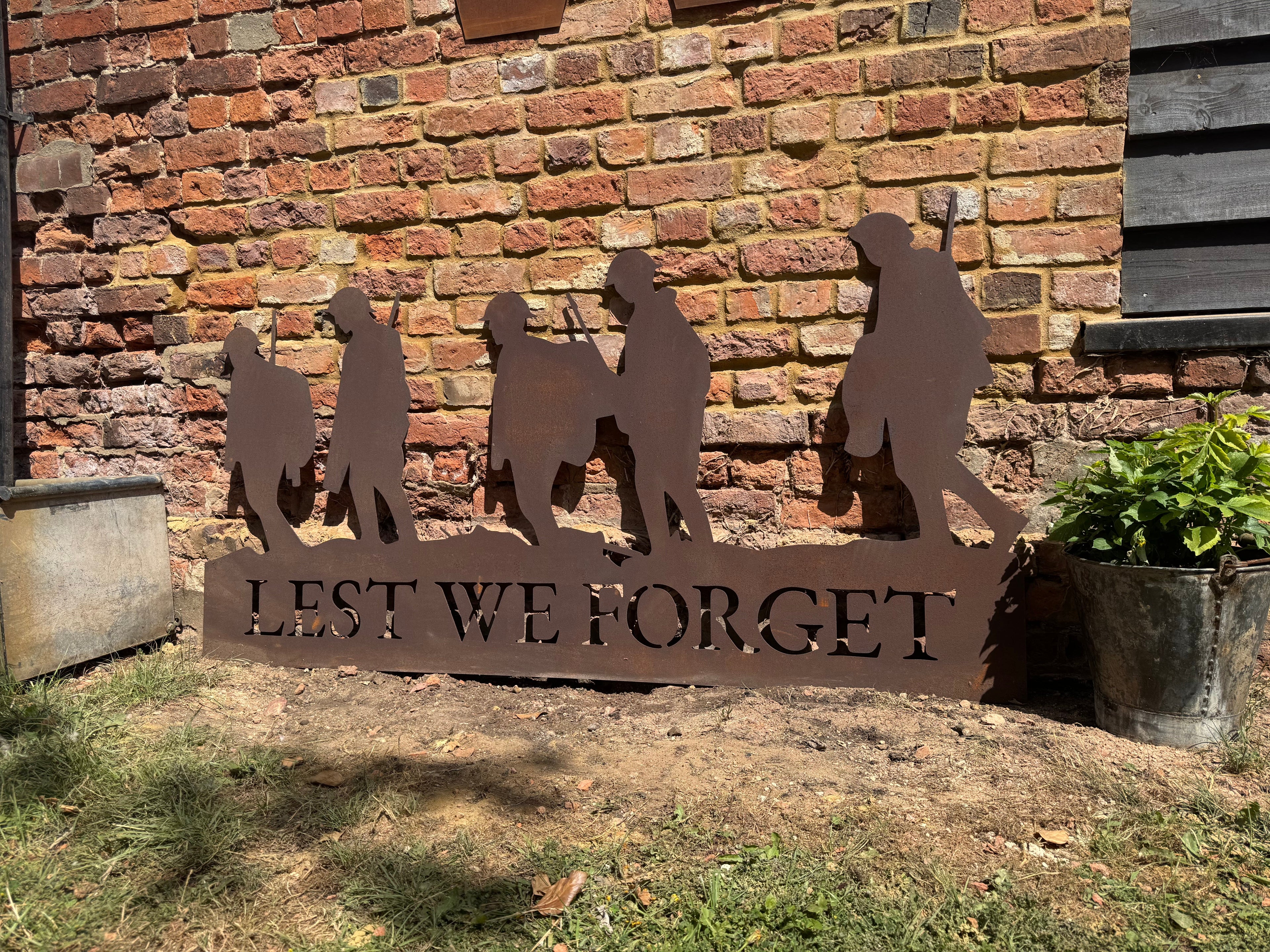 Rustic Warehouse Norfolk XXL Metal Soldier Scene Garden Decoration – 183cm