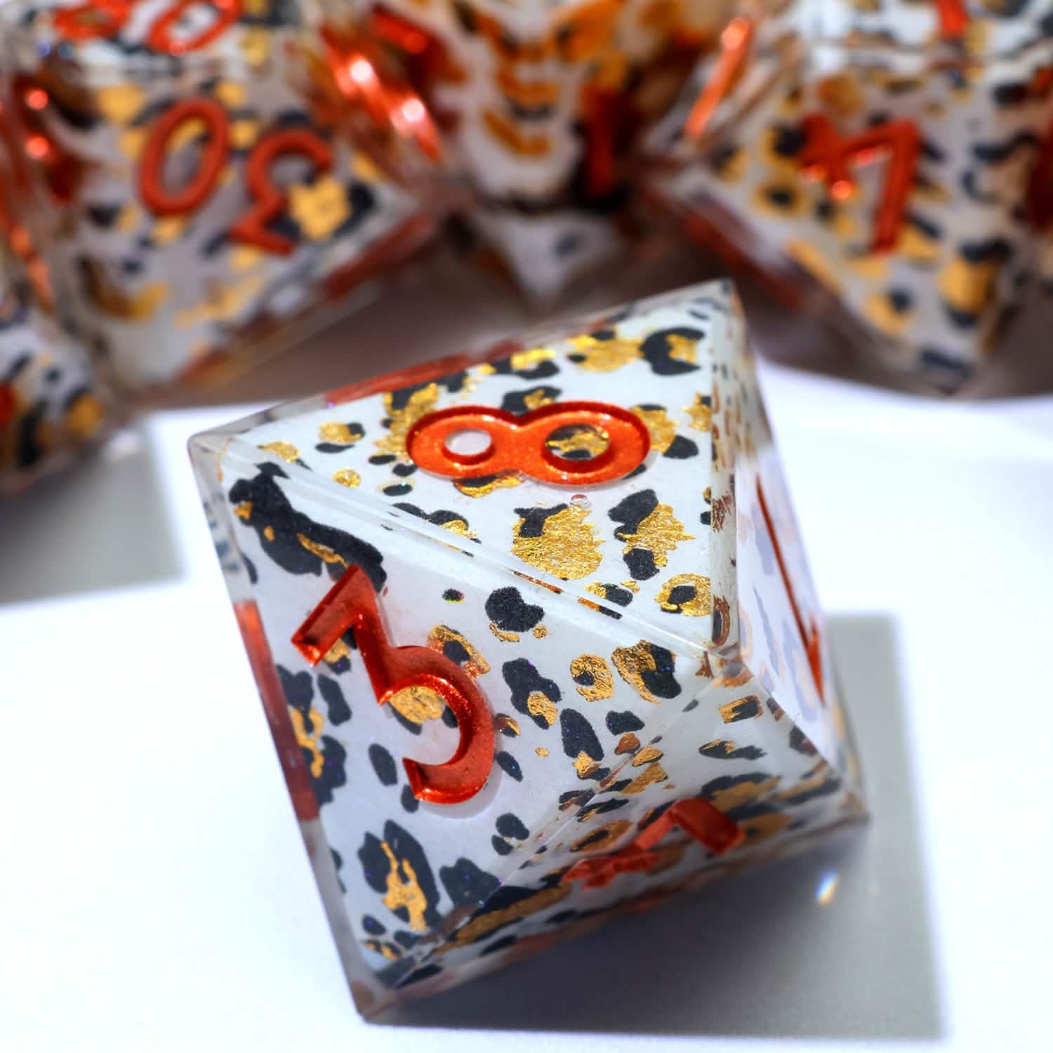 Snowscale | Sharp Edge Dice | Resin | 7 Piece Set
