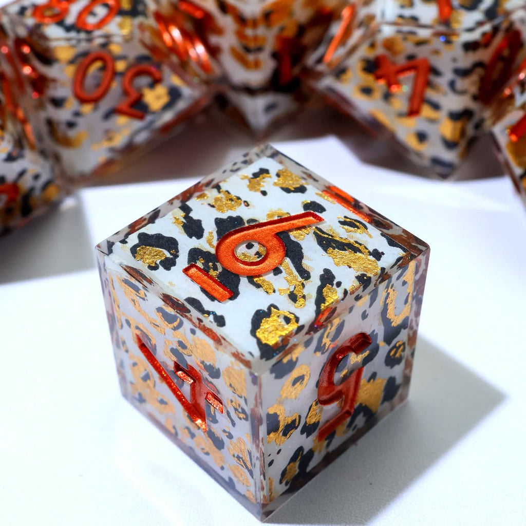 Snowscale | Sharp Edge Dice | Resin | 7 Piece Set