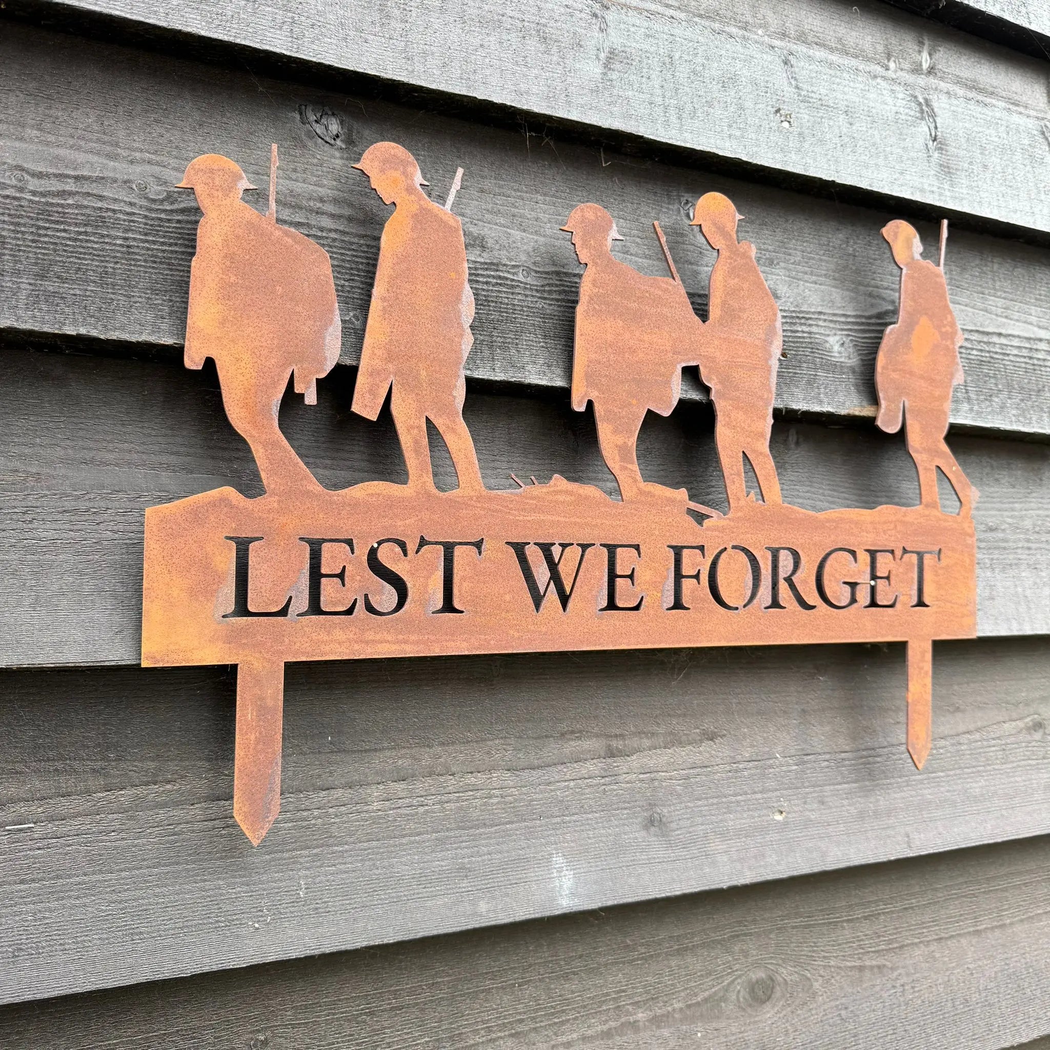 Lest We Forget Soldier Garden Decoration | Rusty Metal Steel Ornament