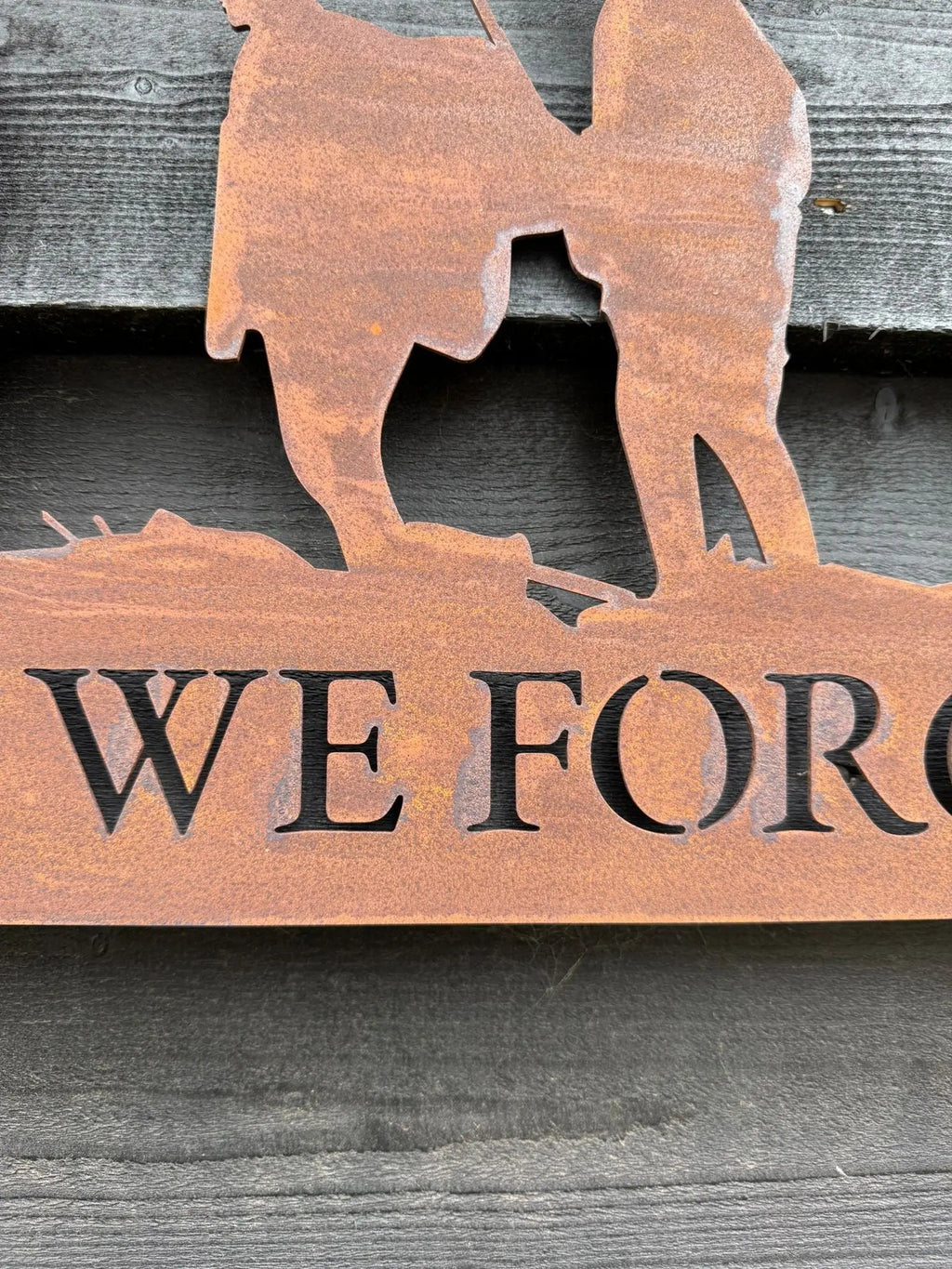 Lest We Forget Soldier Garden Decoration | Rusty Metal Steel Ornament
