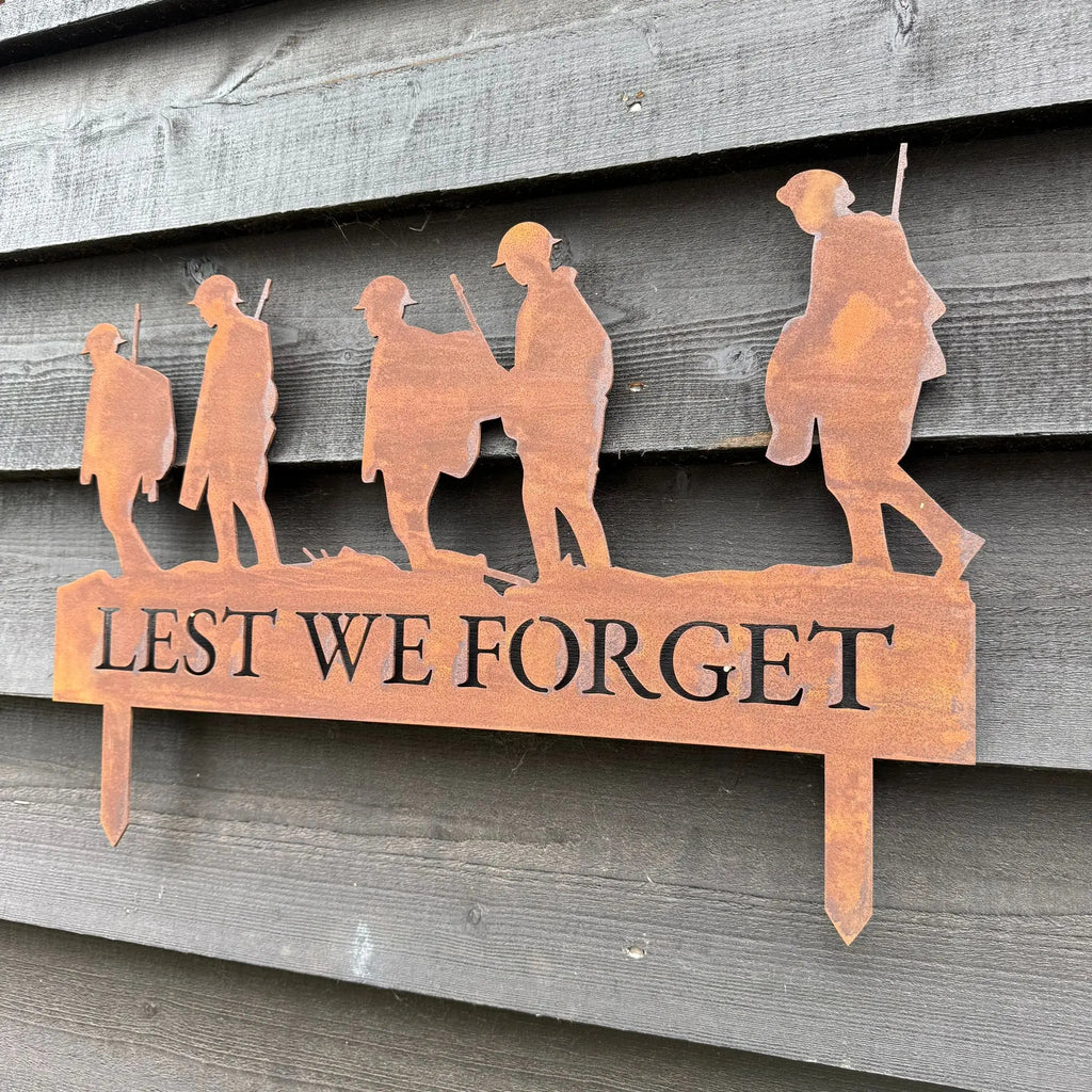 Lest We Forget Soldier Garden Decoration | Rusty Metal Steel Ornament