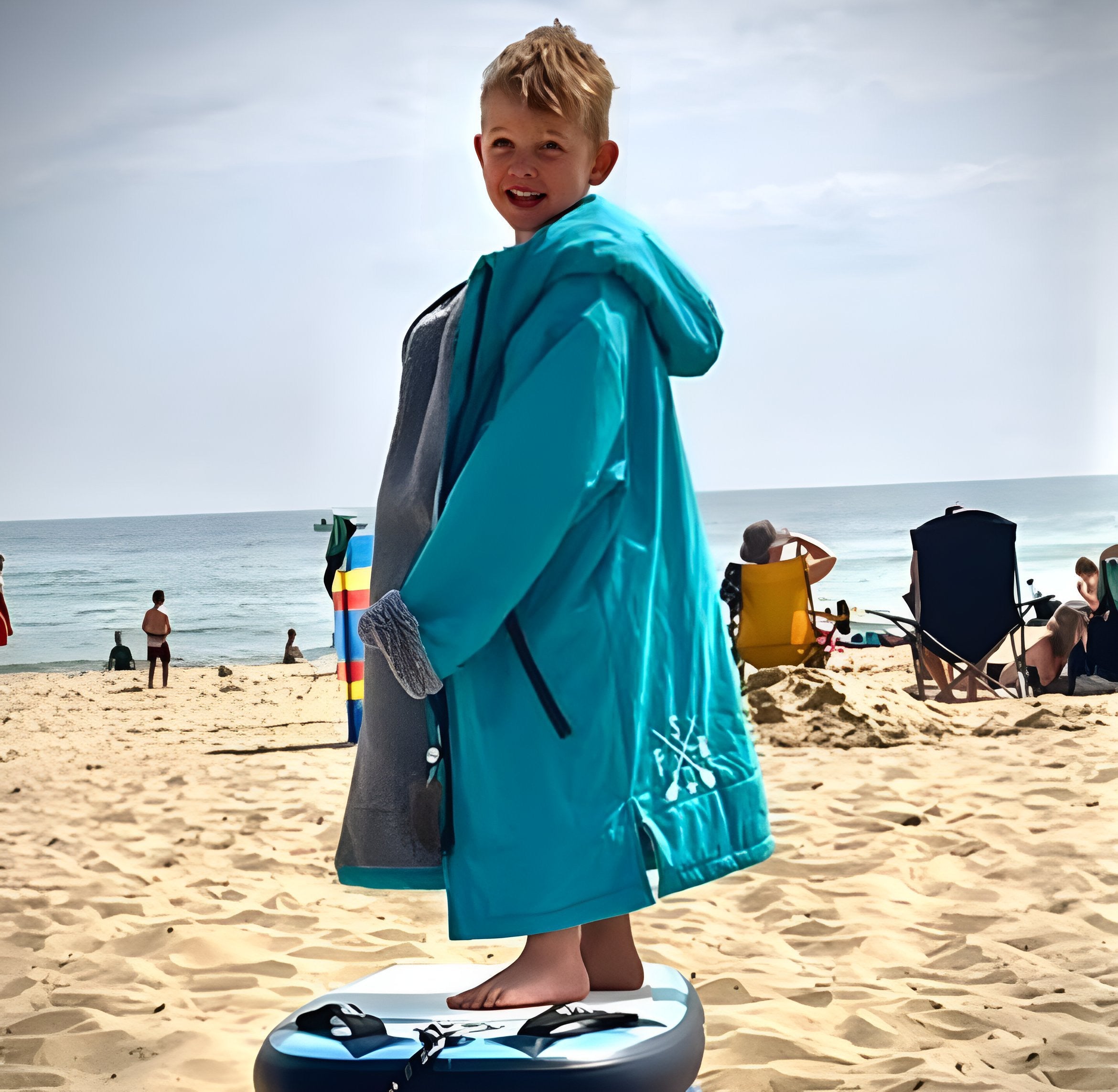 FatStick Kids Waterproof Changing Robe – Sherpa Fleece Lined (Ages 5-13)