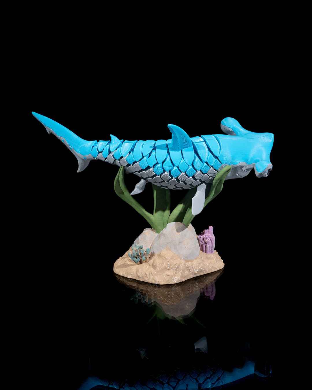 Flexi Hanz, The Hammerhead shark fish articulated fidget Toy with Stand