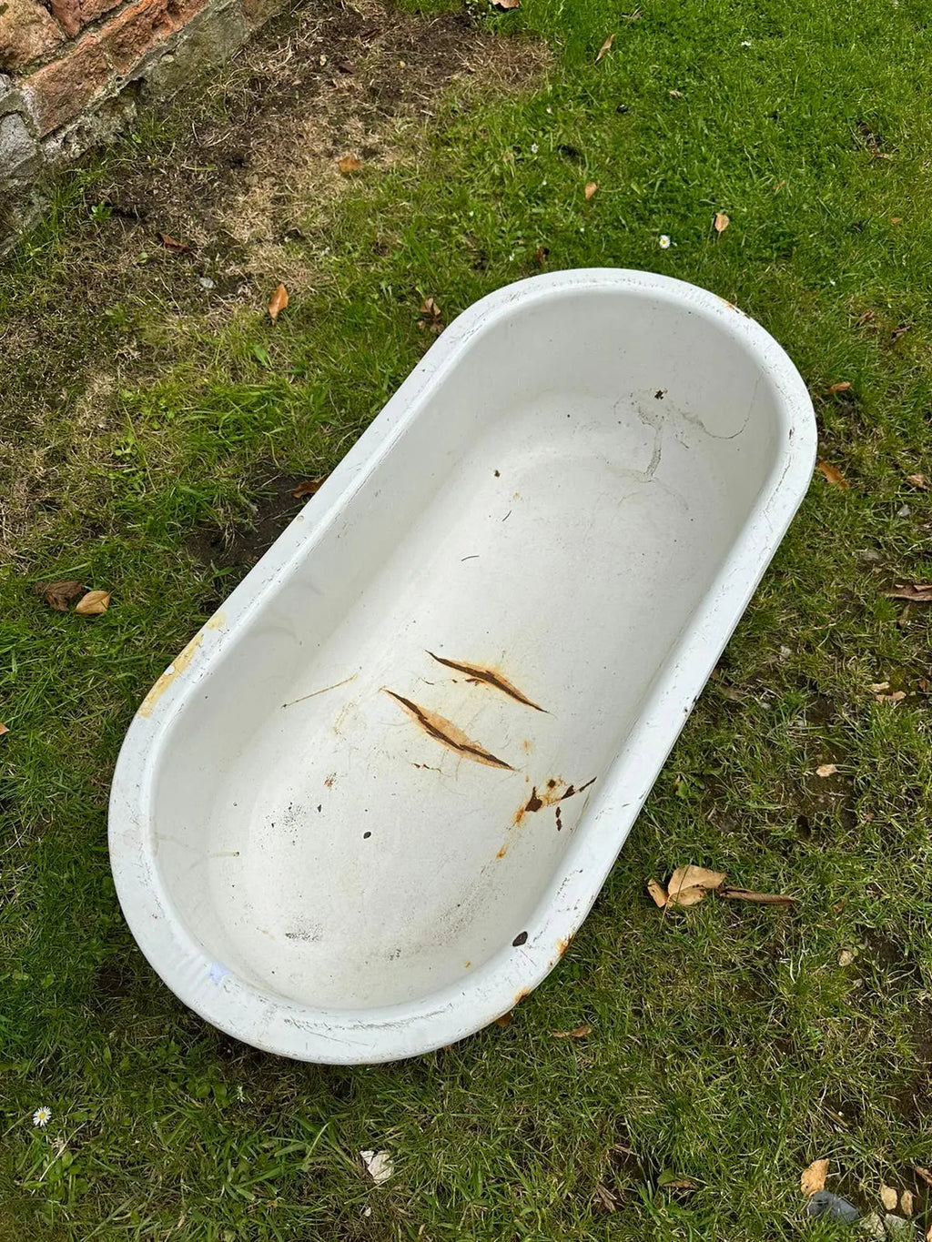 Vintage Enamelled Baby bath / Garden Planter / Herb Patio Plant Pot Planter A