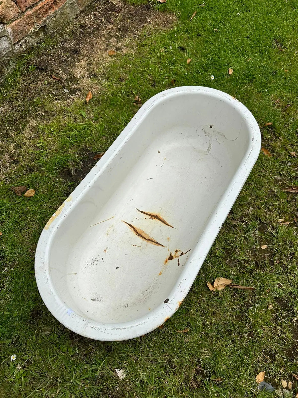Vintage Enamelled Baby bath / Garden Planter / Herb Patio Plant Pot Planter A