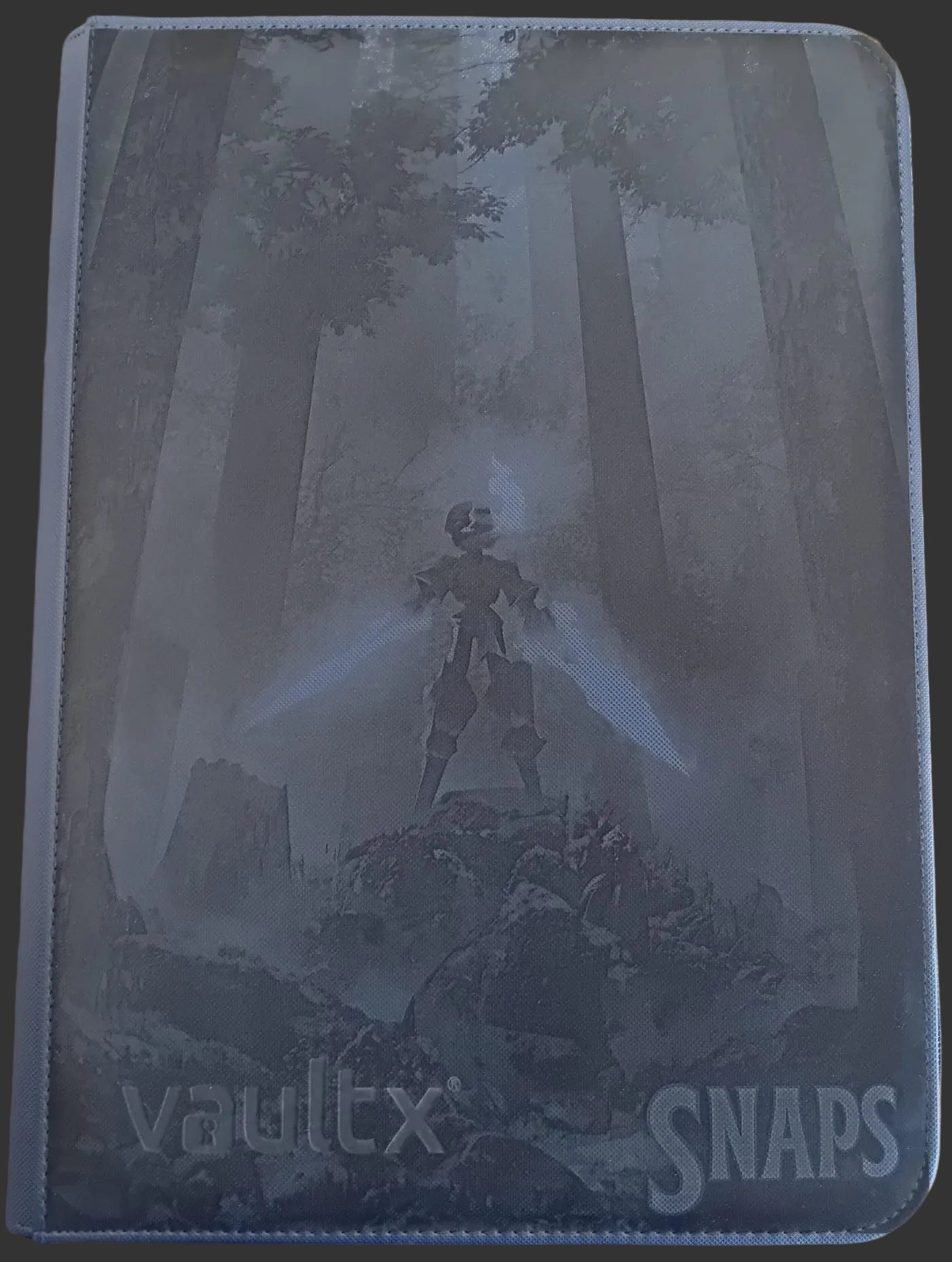 Snaps Custom Vault X 9-Pocket Exo-Tec Zip Trading Card Binder