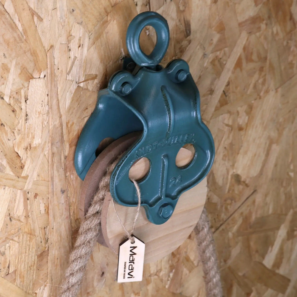 Nautical Wall Clock with Rope and Pulley