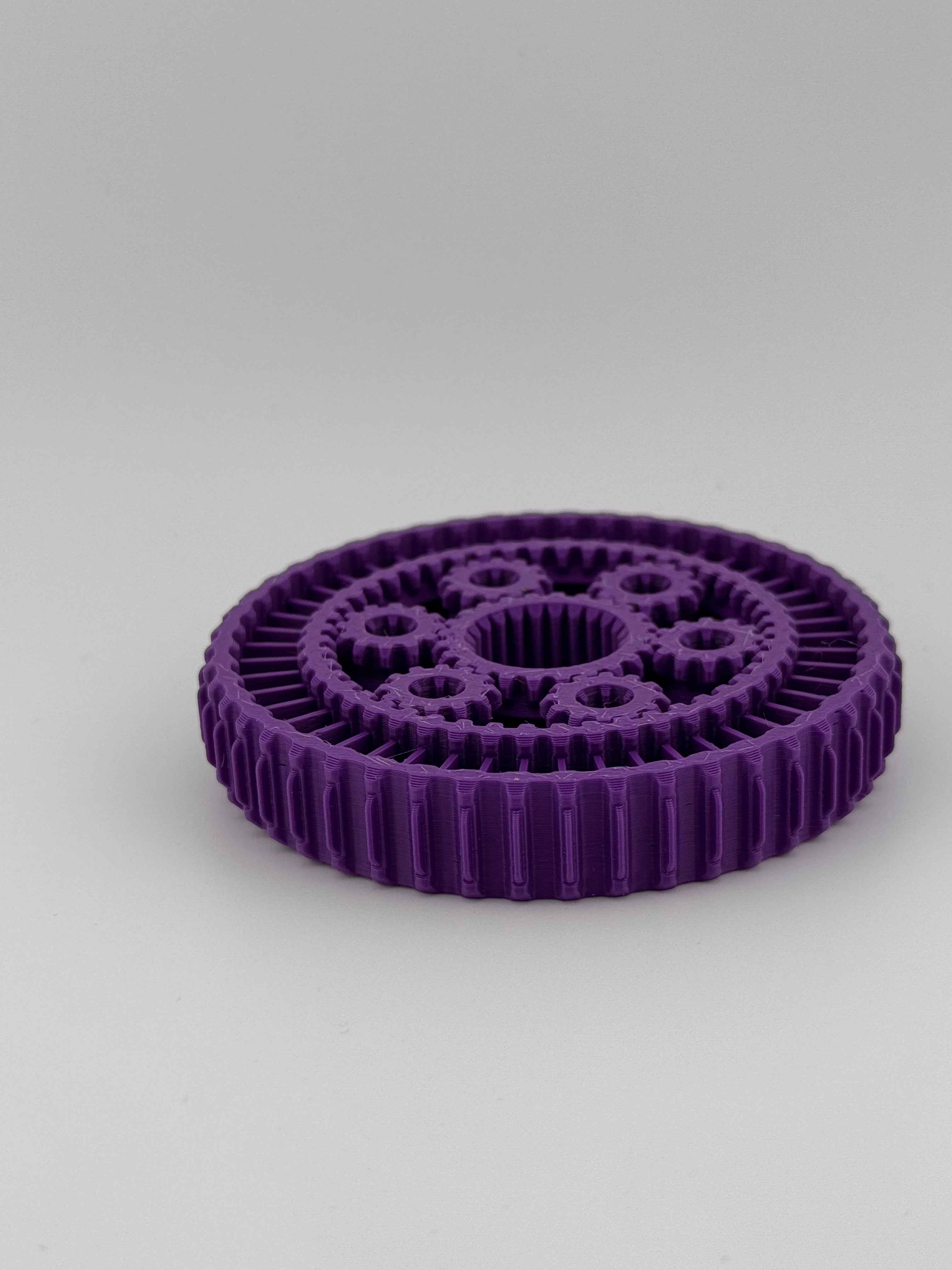 Planetarium Gear Spinner - Hours of fun