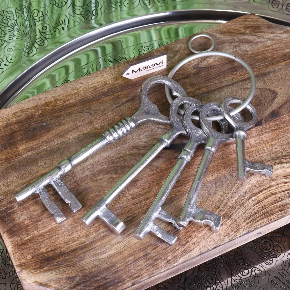 Dubha Vintage Style Bunch of Keys Ornament