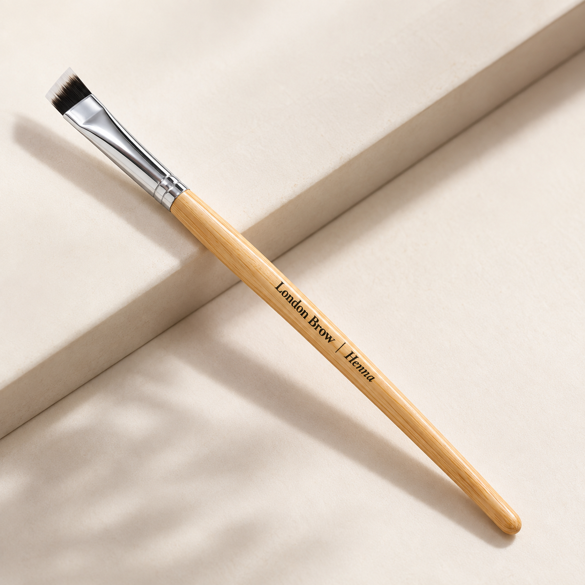 London Brow Henna Application Brush – Precision Angled Brow Tool