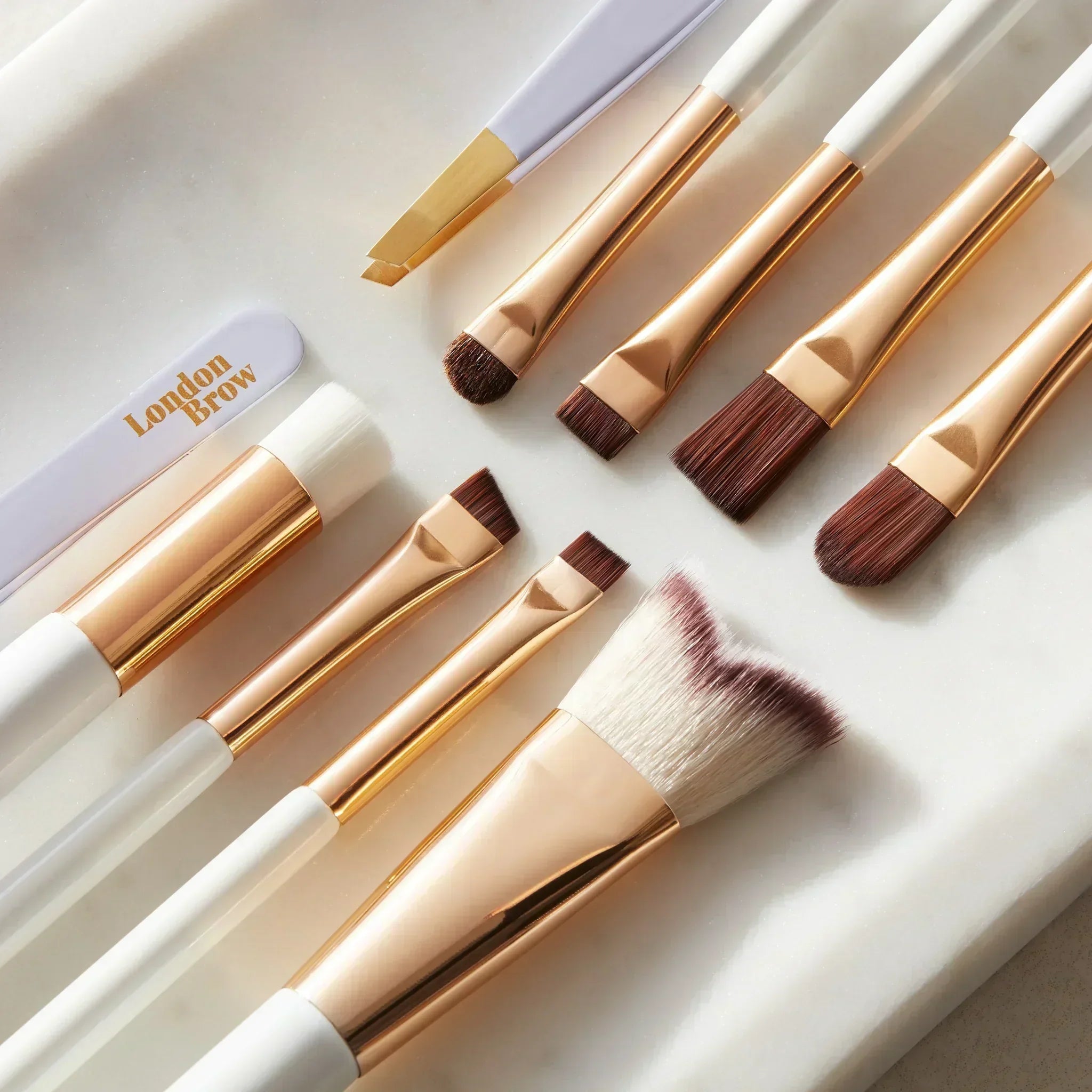 London Brow Sculpting Brush #9 – Rounded Synthetic Brow Applicator