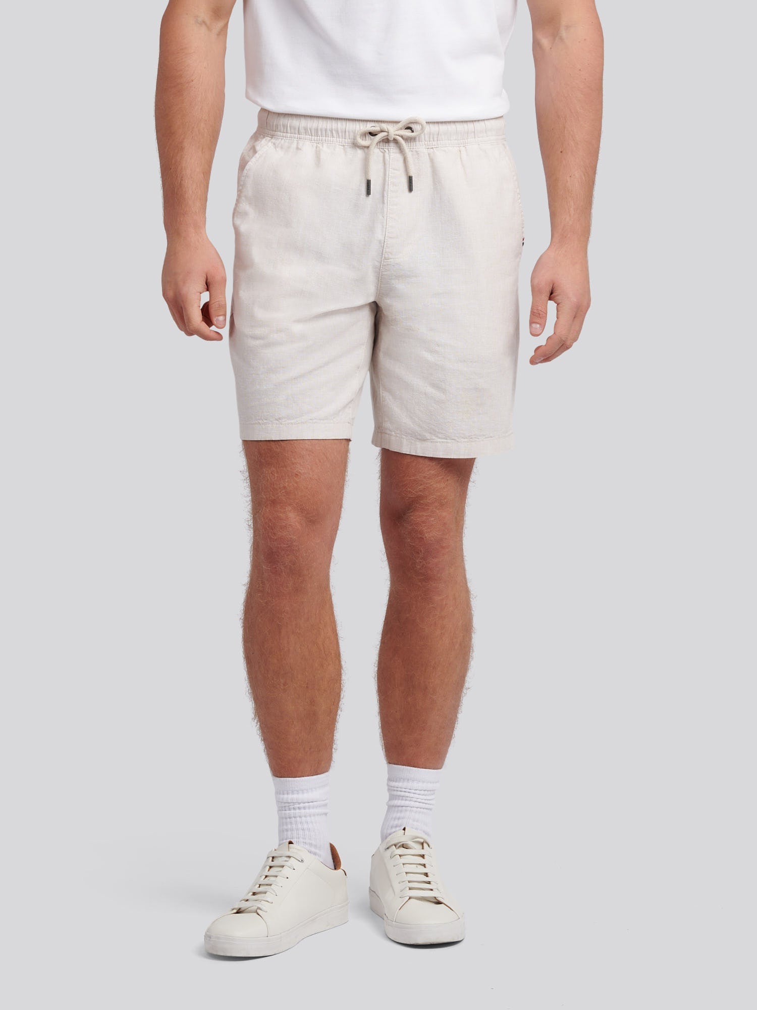 Mens Linen Blend Drawstring Short in Doeskin