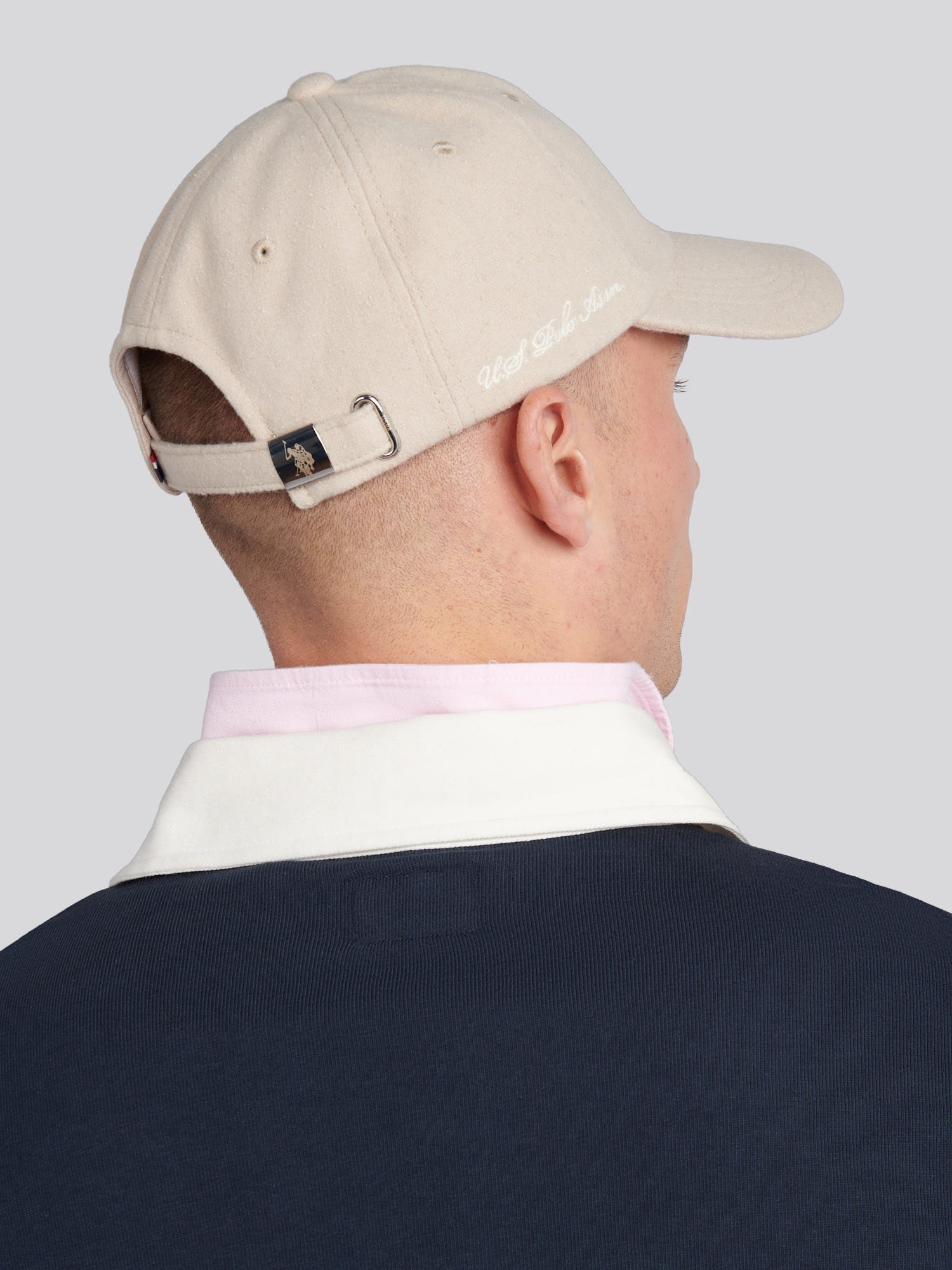 Mens Boucle Cap in Atmosphere