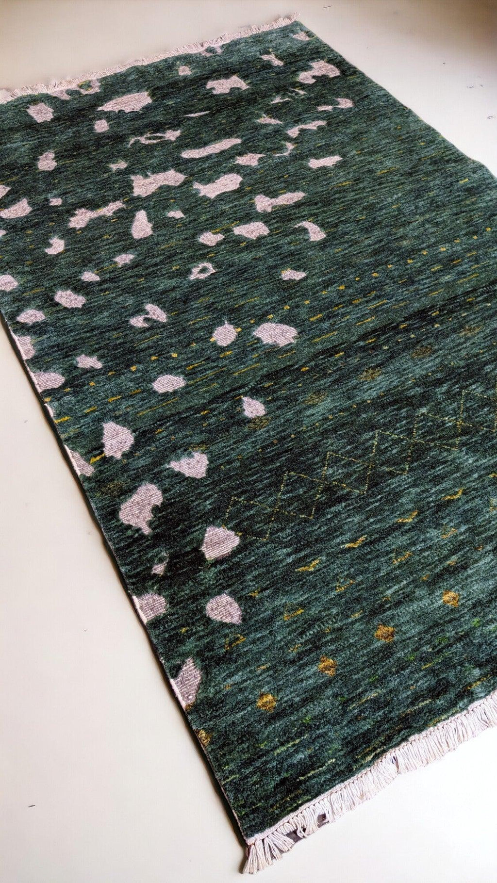Agra Hand Knotted Rug - 253 x 159 cm