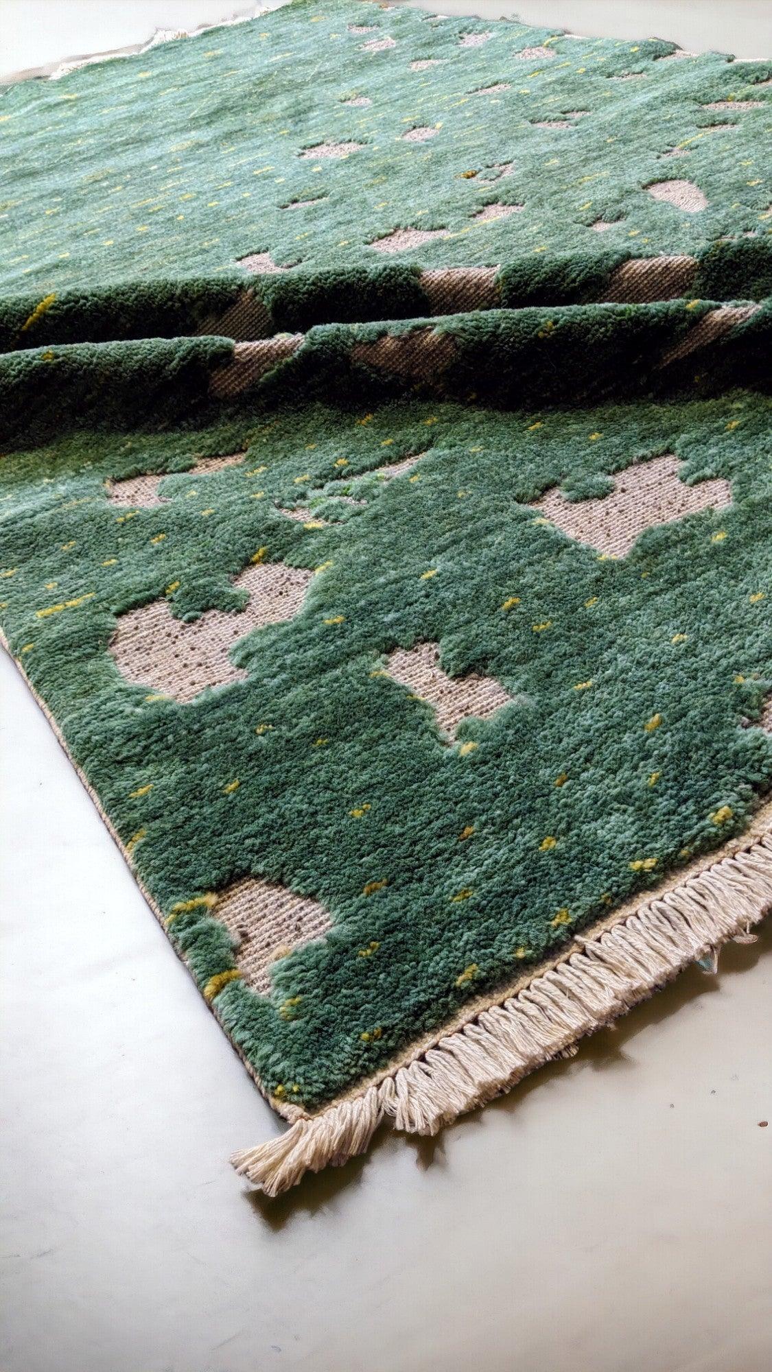 Agra Hand Knotted Rug - 253 x 159 cm