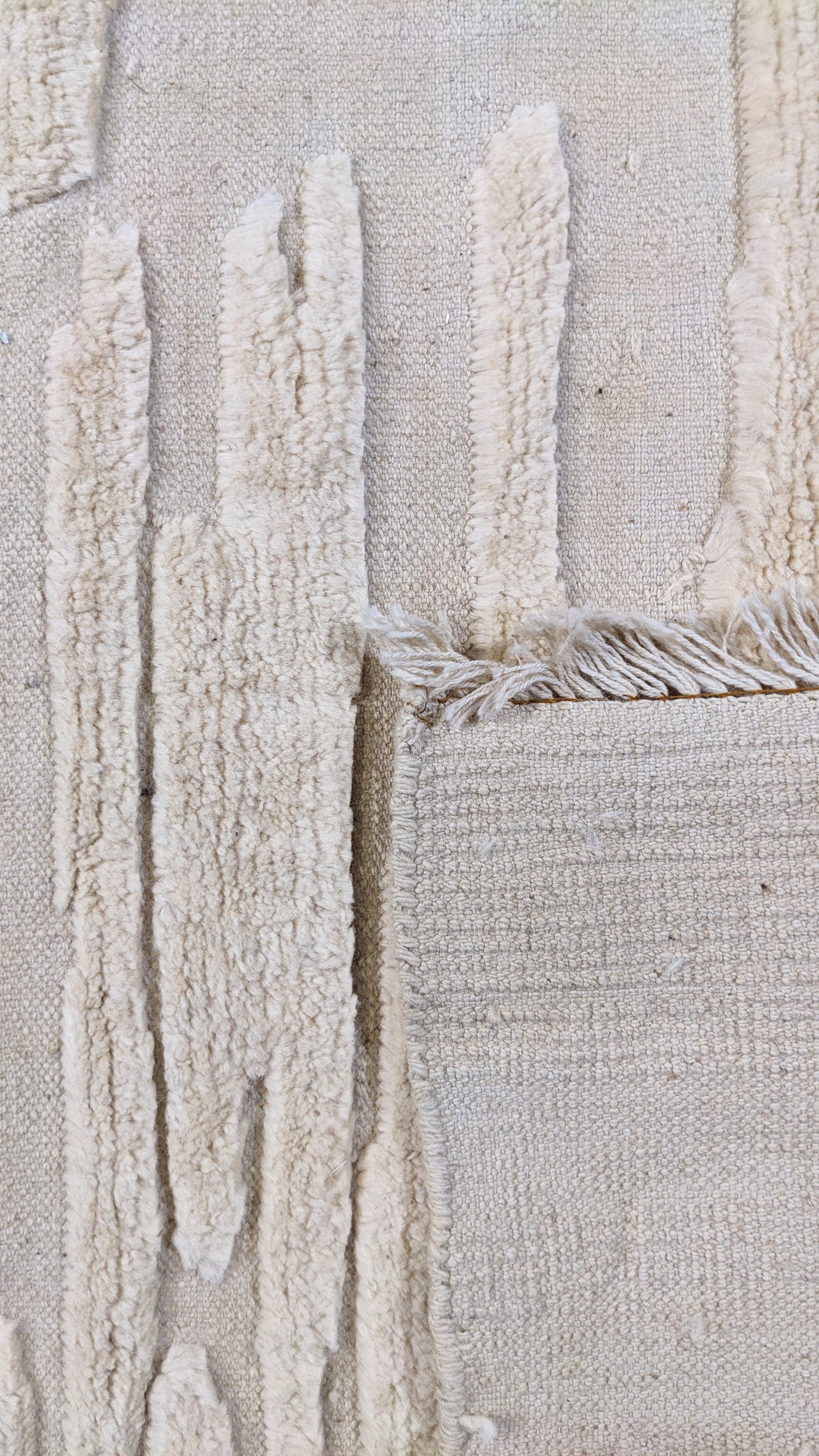 Snugly Textured Berber Wool Rug - 278 x 257 cm