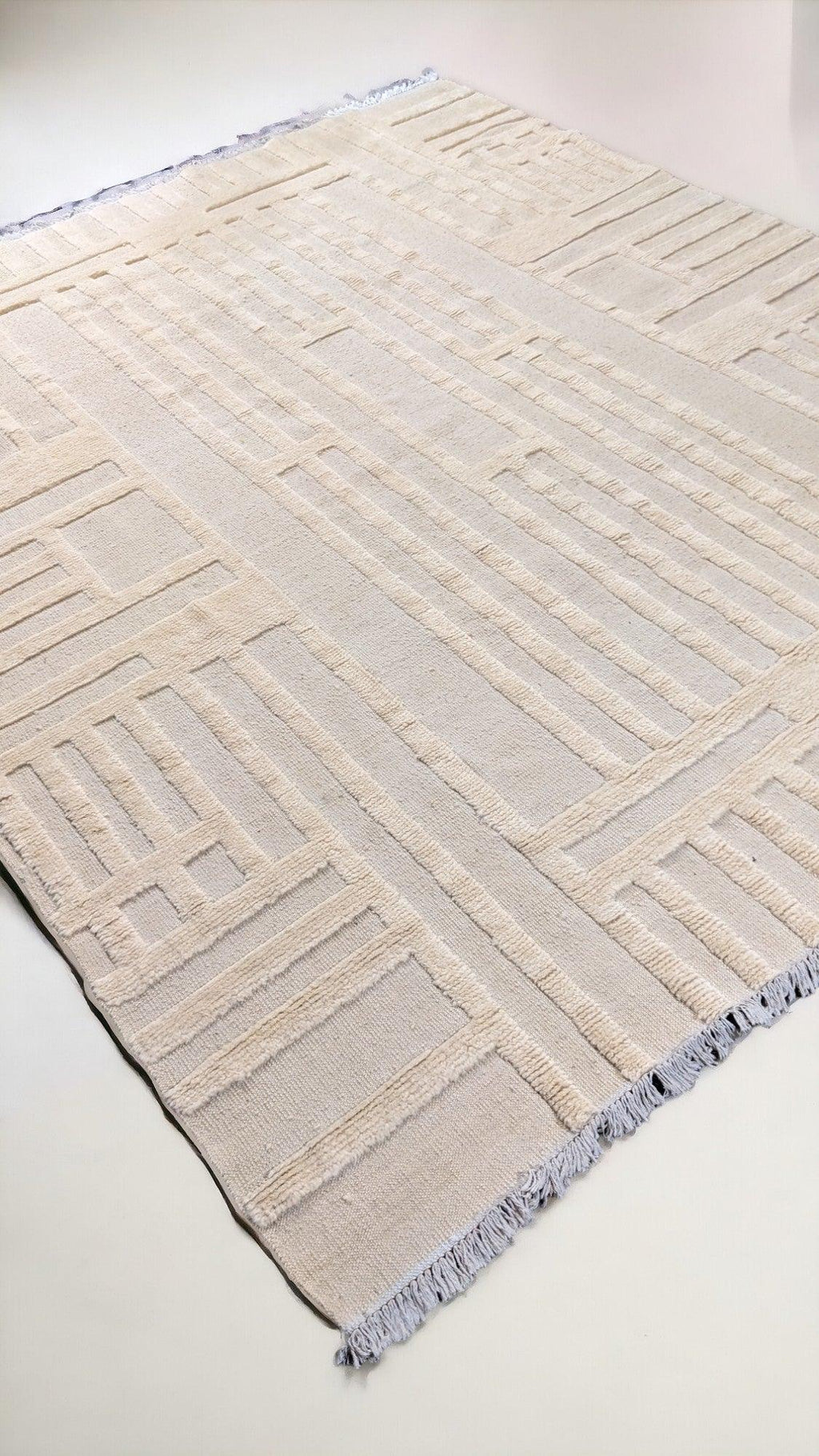 Veluxia Hand Knotted Rug - 278 x 250 cm