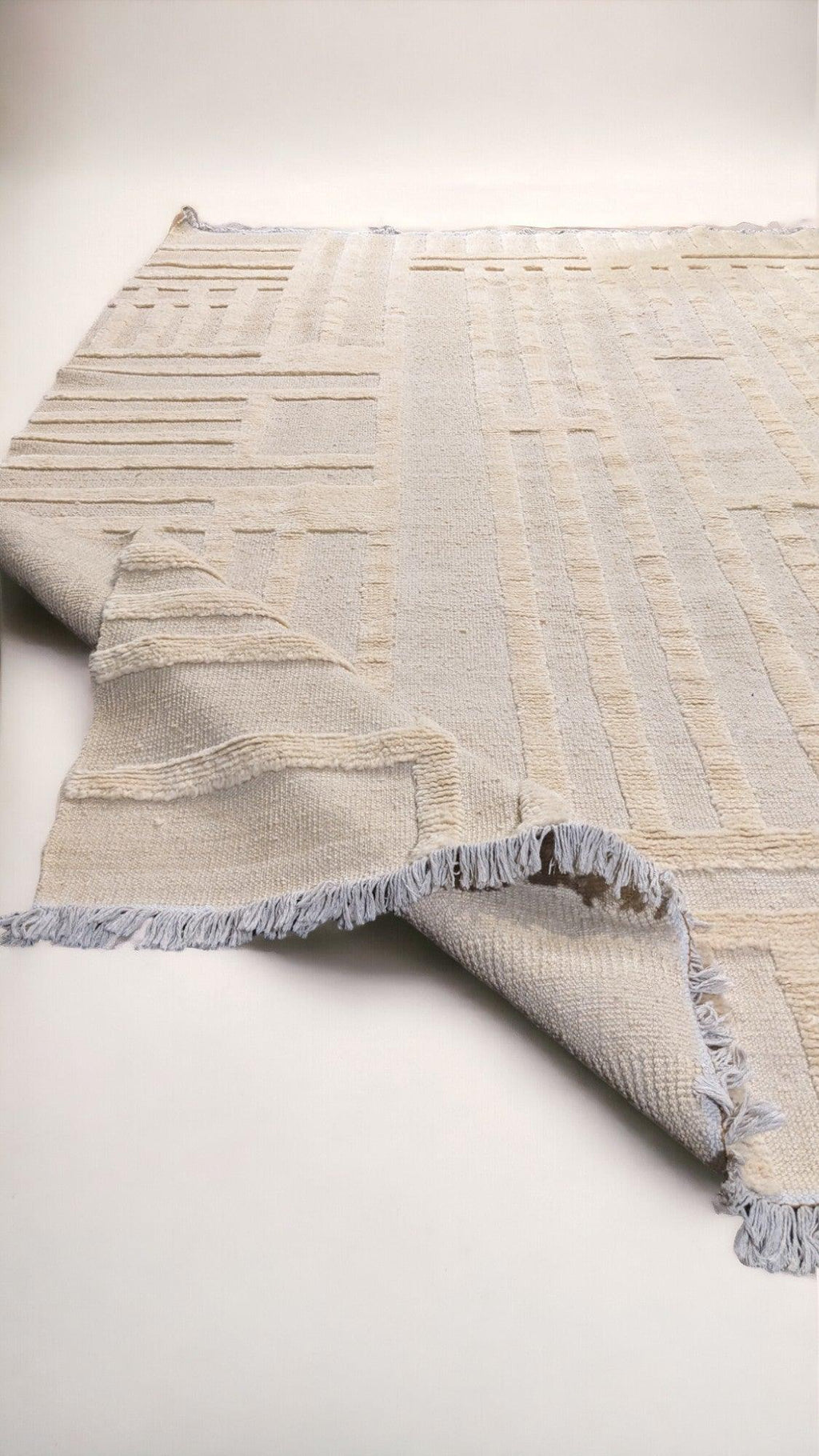 Veluxia Hand Knotted Rug - 278 x 250 cm