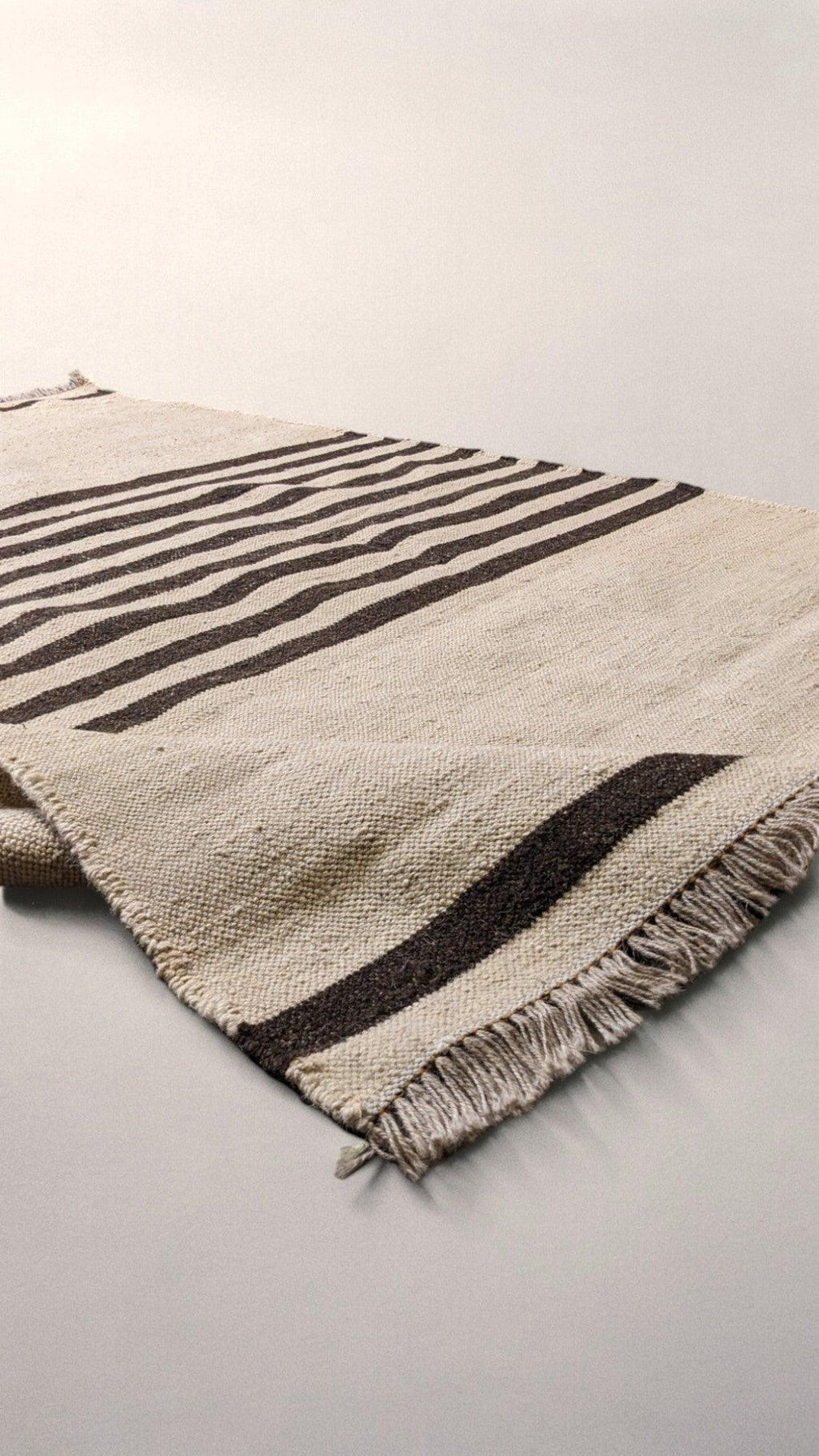 Valor Jute Rug - 186 x 132 cm