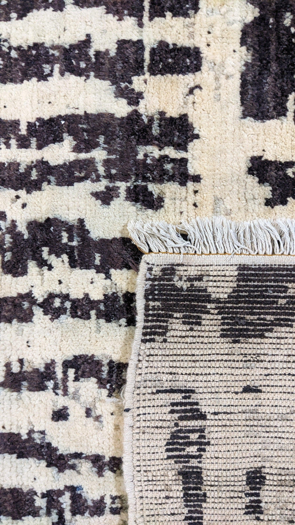 Tuareg Hand Knotted Rug - 305 x 244 cm