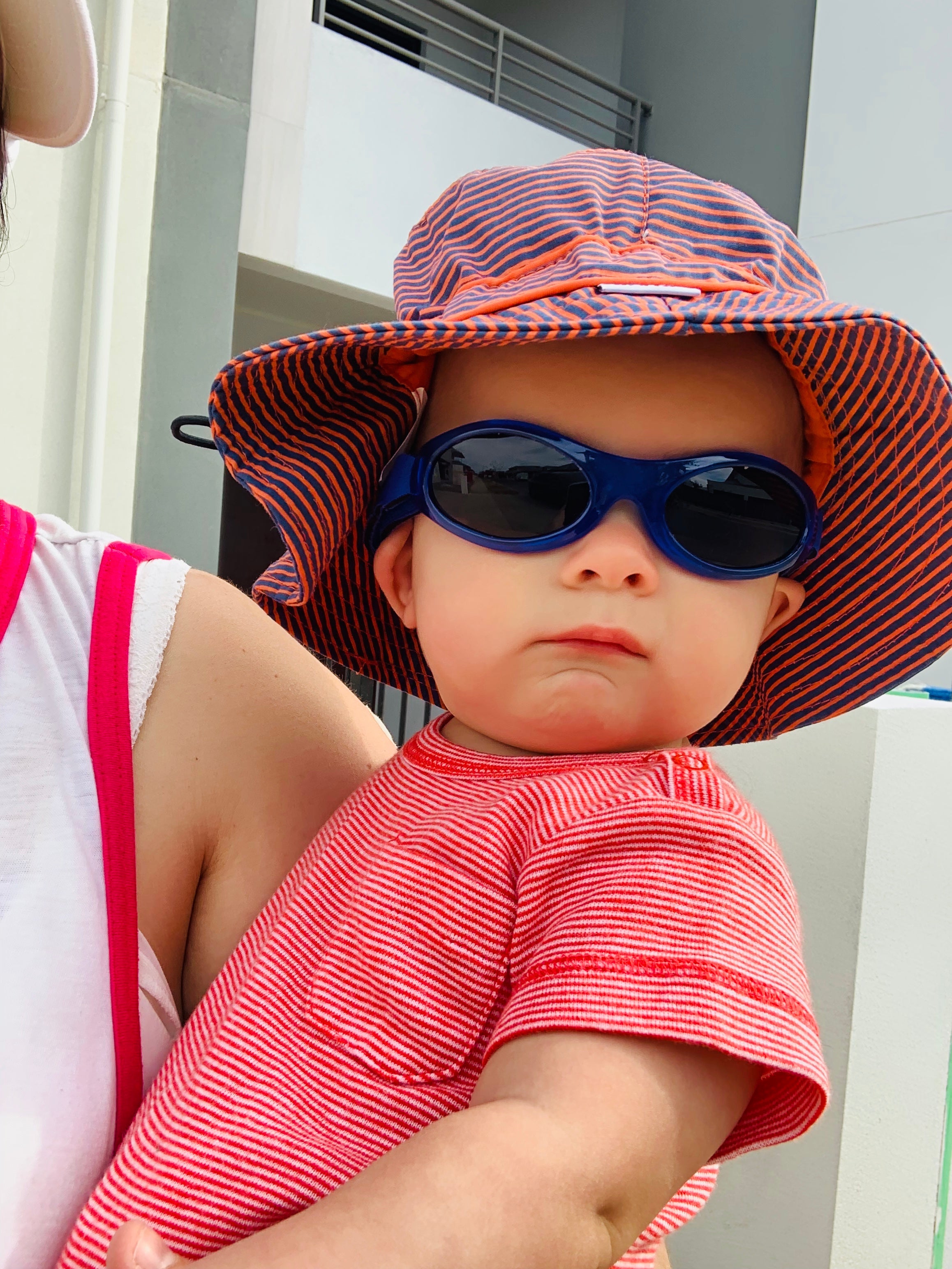 Bubzee Banz® Wrap Around Sunglasses