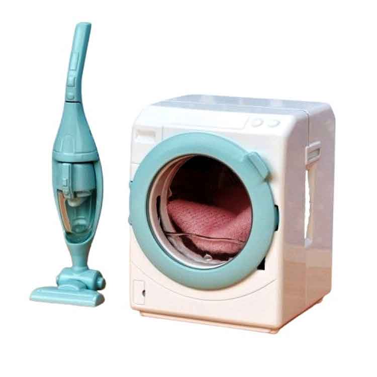 Sylvanian Families Laundry & Vacuum Cleaner Miniature Toy Set