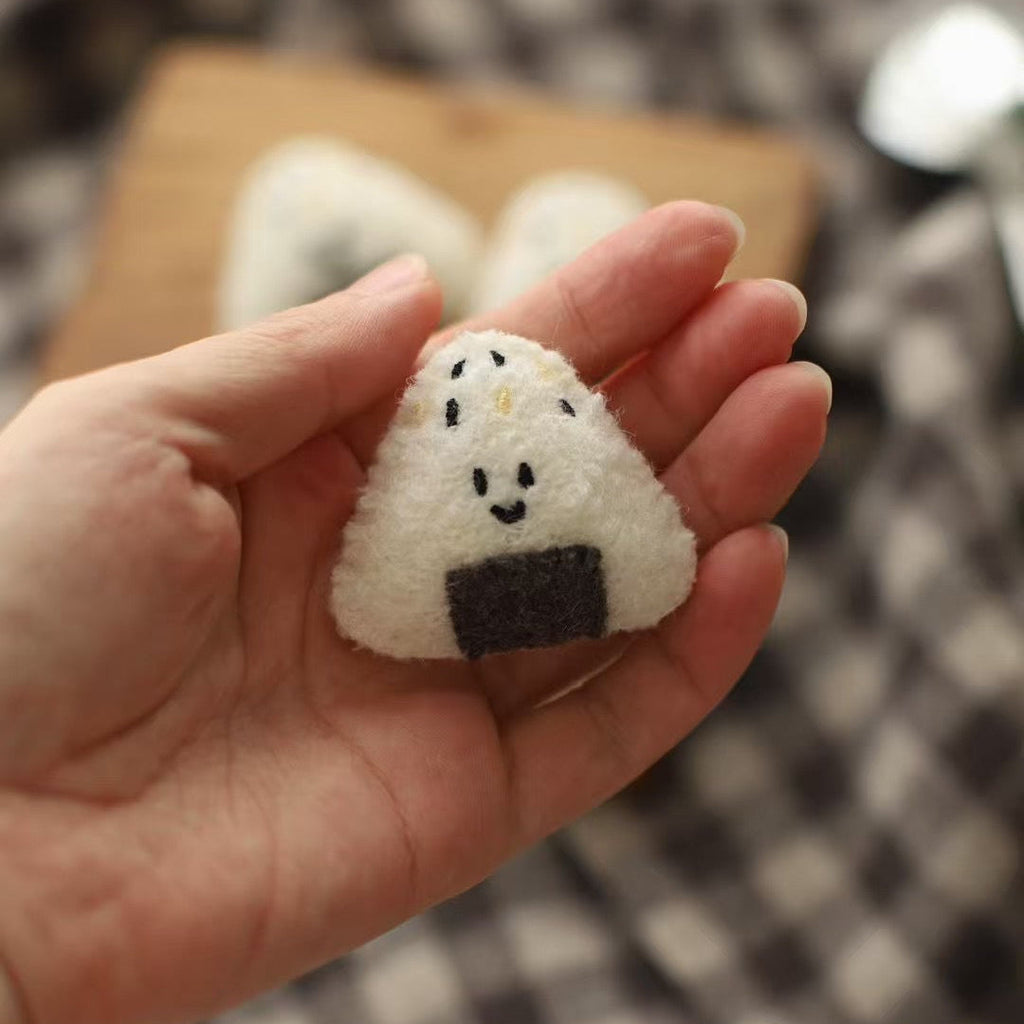 LuLuFun Studio Onigiri Woollen Brooch – Handmade Kawaii Food Pin