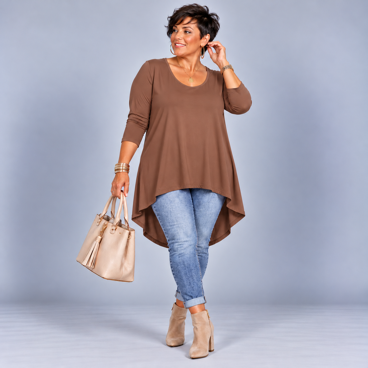 Plain 3/4 Sleeve Dipped Hem Top