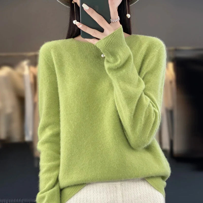 100% Merino Wool Women’s Sweater – Soft Cashmere-Feel O-Neck Pullover, Autumn/Winter Warm Knit Top (14 Colours)