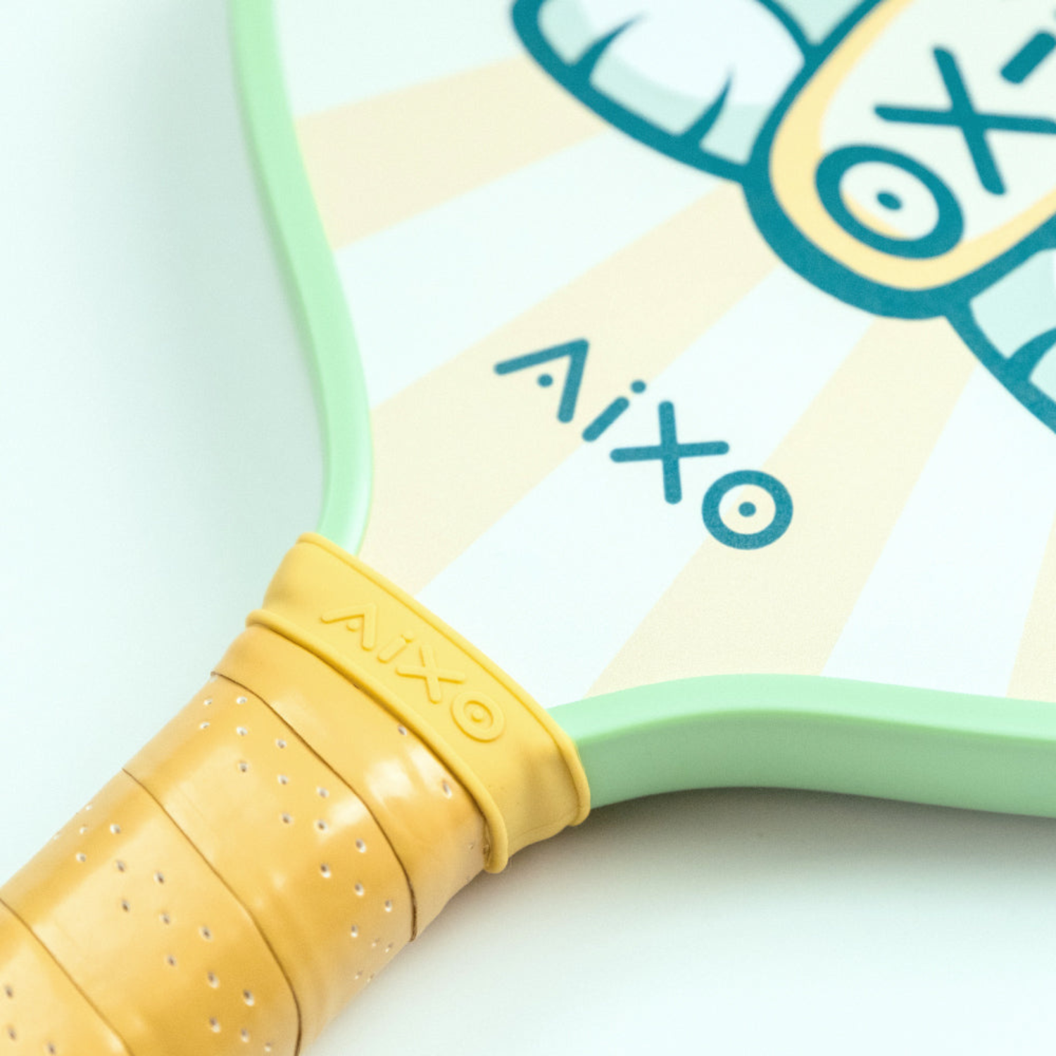 Aixo CP03 Lucky Cat T700 Raw Carbon Pickleball Paddle – 16mm