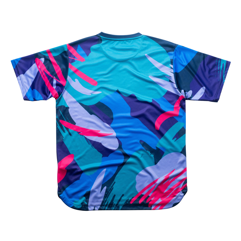 AIXO Abstract Performance T-Shirt – Recycled Moisture-Wicking Sportswear