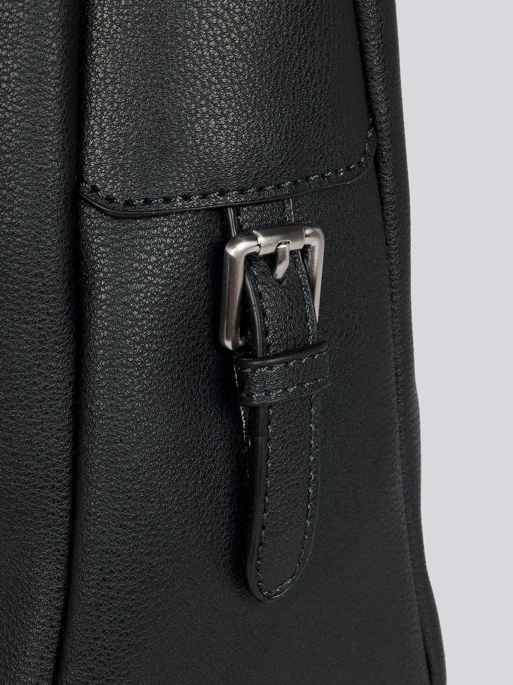 U.S. Polo Assn. Womens Retro Hobo Bag in Black