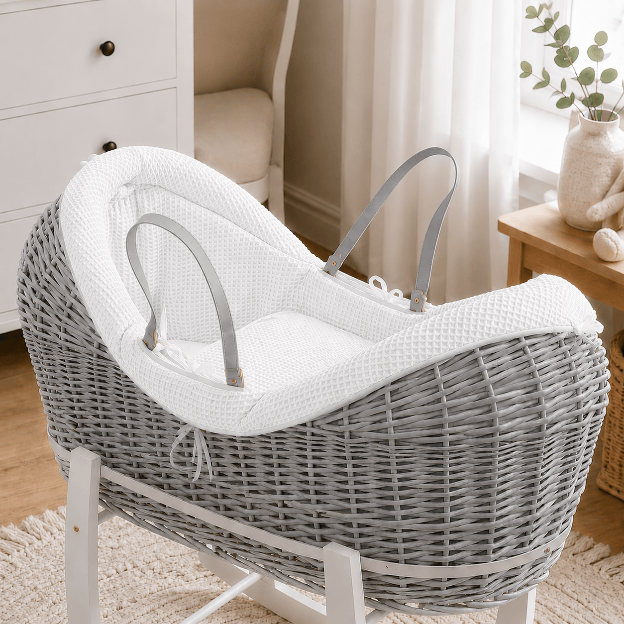 For Your Little One Wicker Deluxe Pod Moses Basket with Rocking Stand