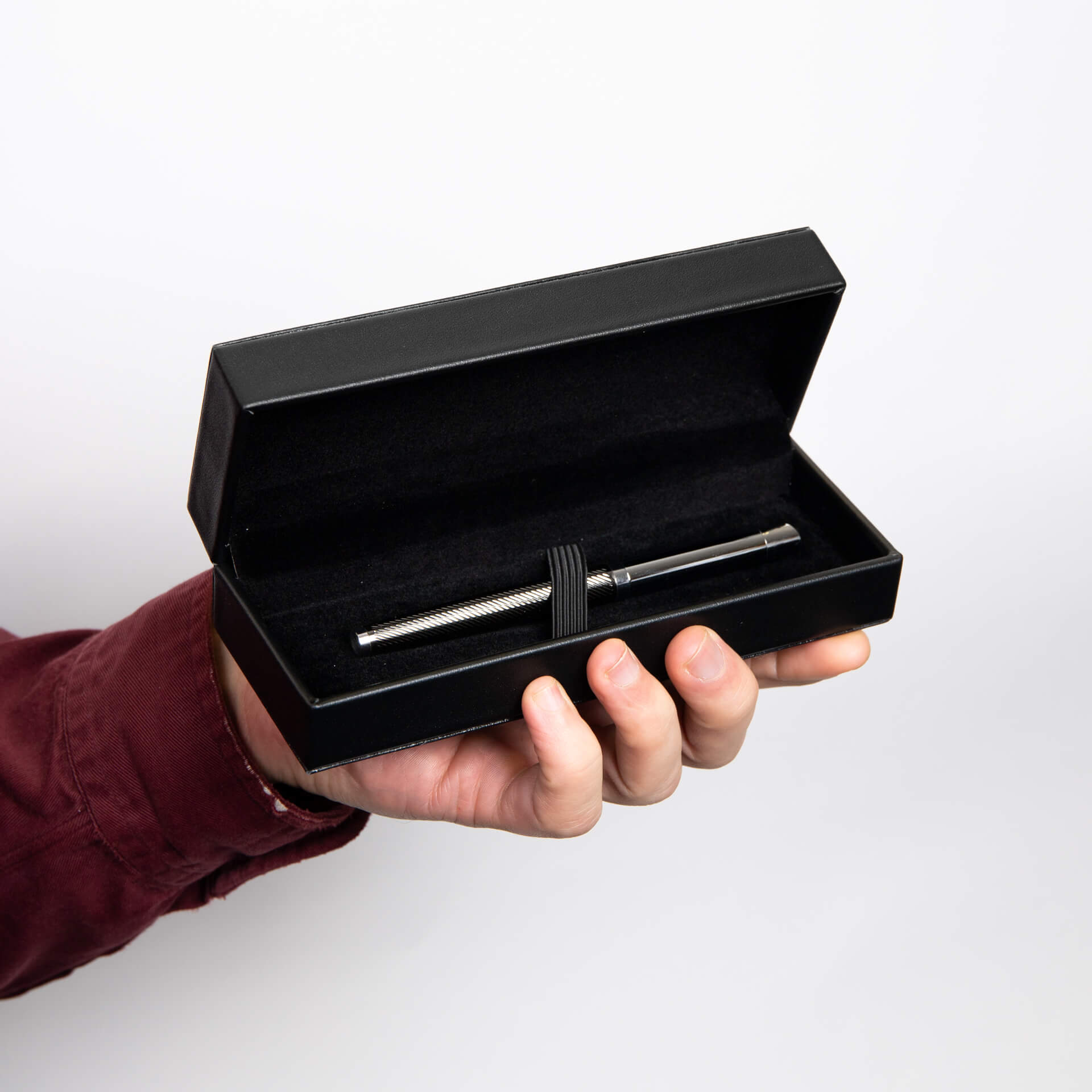 Fred Bennett Stainless Steel Ballpoint Pen in Leather Gift Case