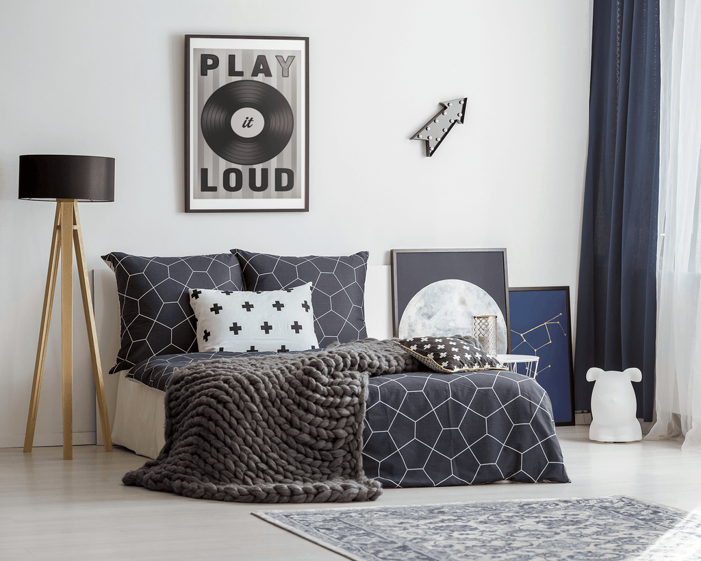 Play It Loud Vinyl Record Wall Art – Retro Music Poster for Studio & Home Decor
