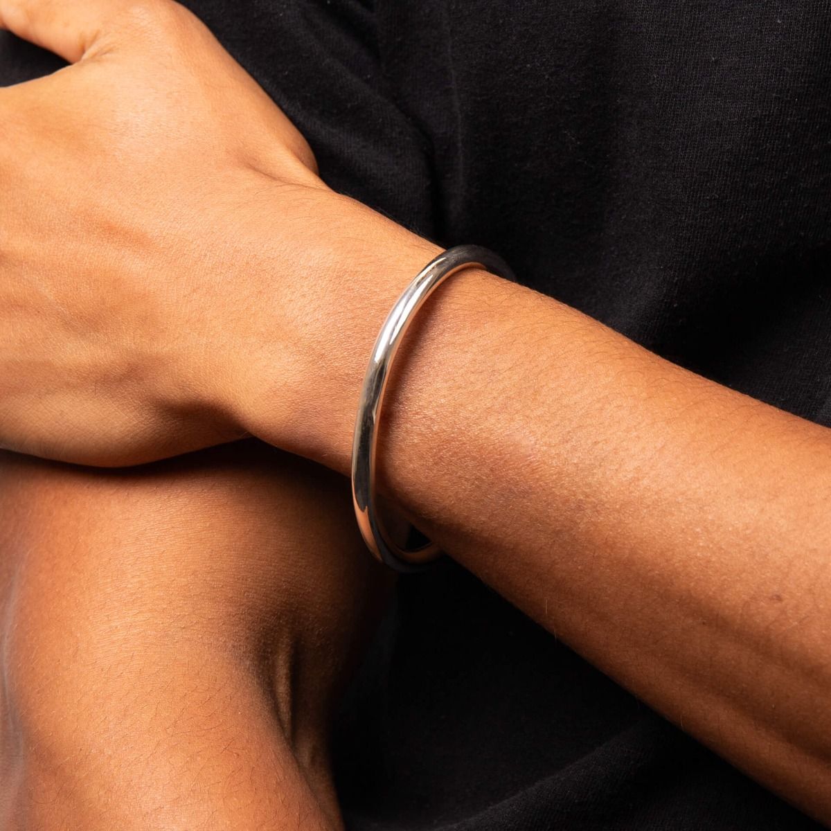 Gecko Jewellery Oxidised Patterned Bangle – Polished Sterling Silver
