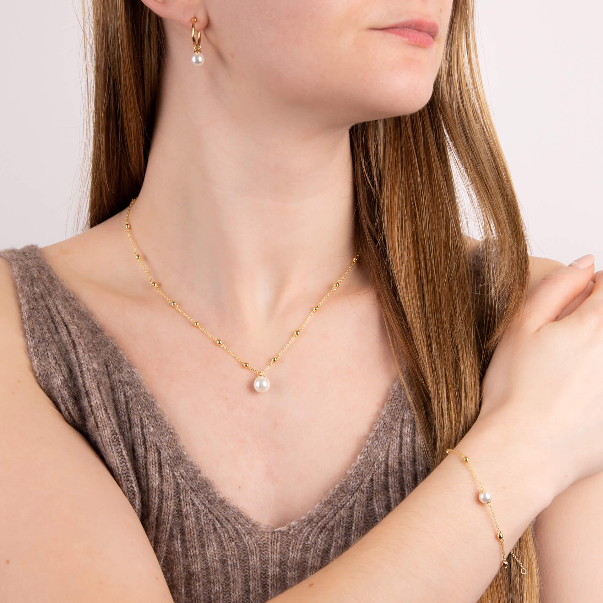 Gecko Jewellery Shell Pearl Station Necklace in Plated Sterling Silver