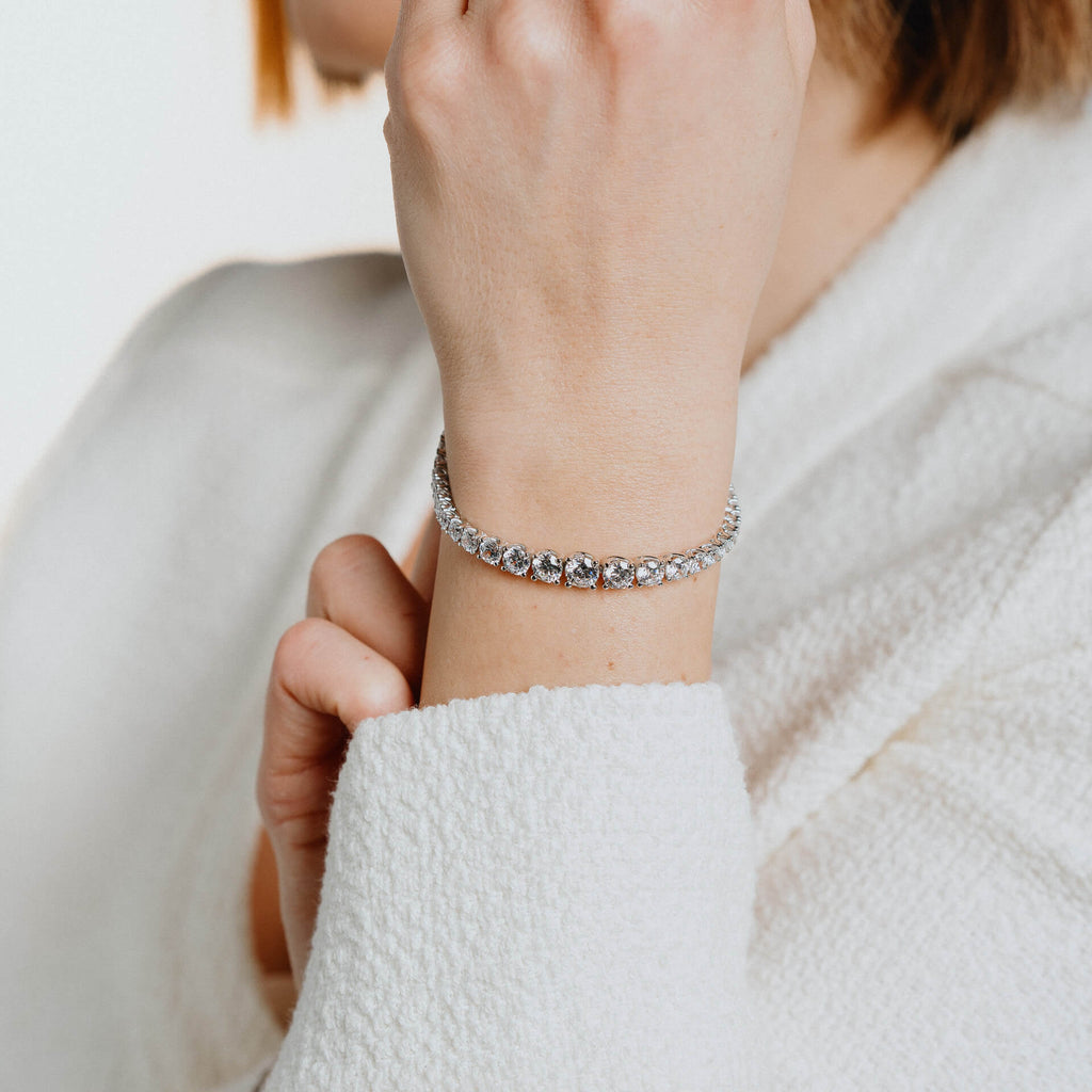 Diamonfire Graduated Zirconia Tennis Bracelet in Sterling Silver