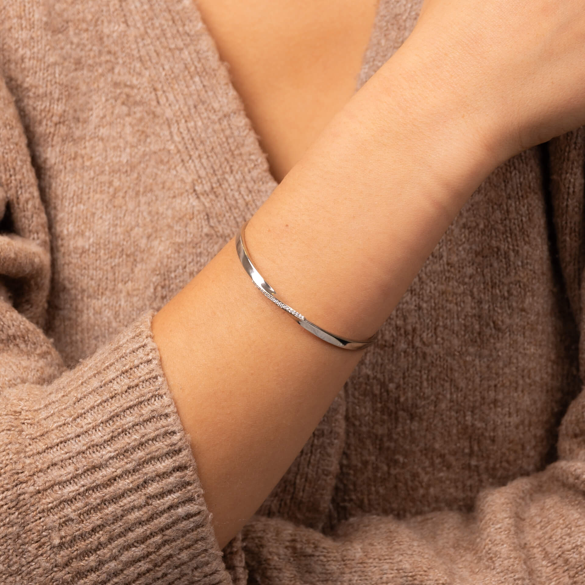 Gecko Jewellery Recycled Sterling Silver Cubic Zirconia Twist Bangle