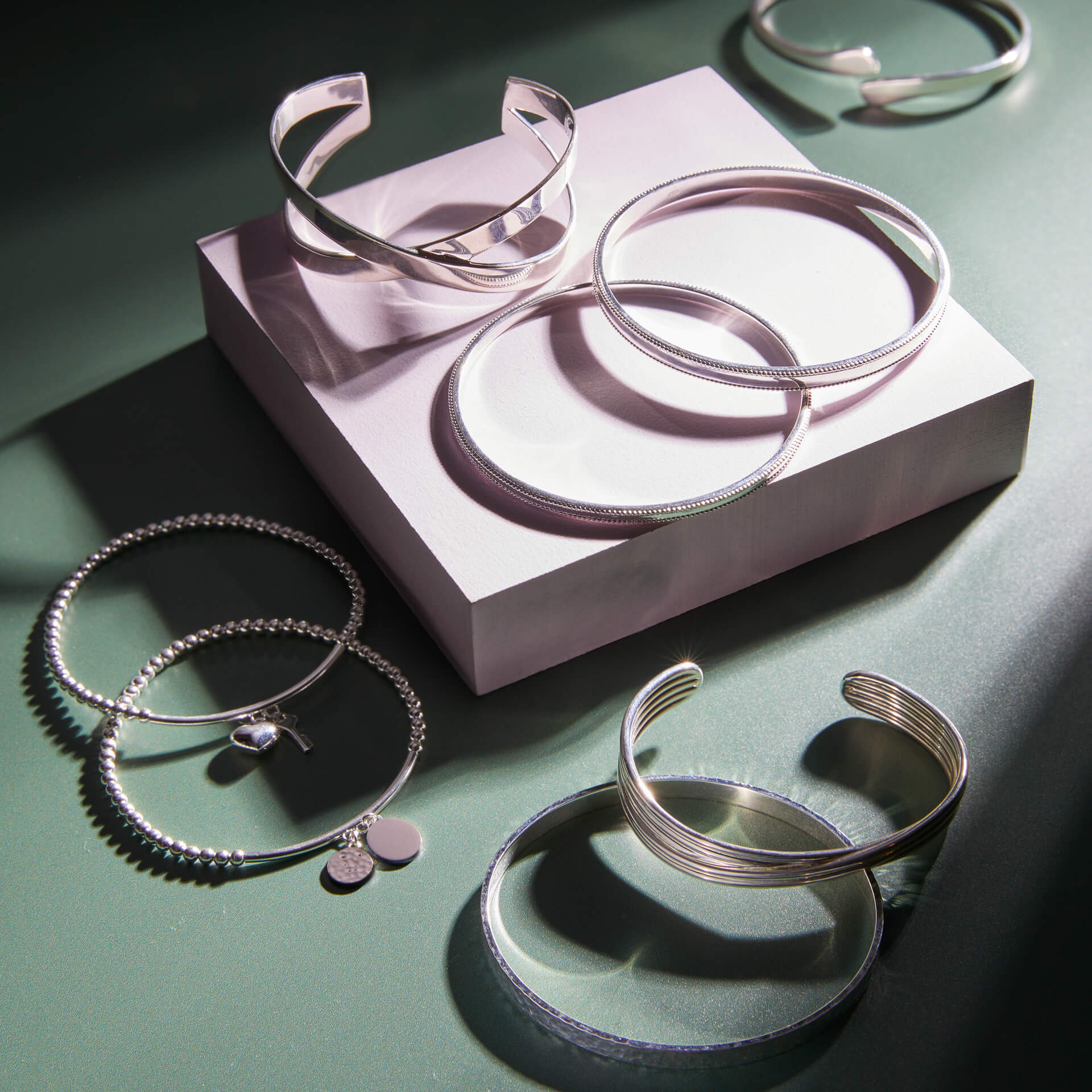 Gecko Jewellery Millegrain Bangle – Minimalist Plain Silver Bracelet