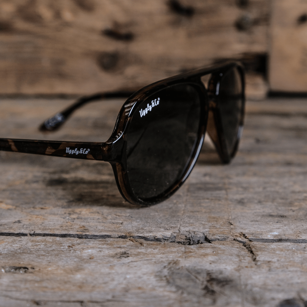 Uggly & Co Tortoise Pilot Sunglasses – Floating UV400 Polarized Shades