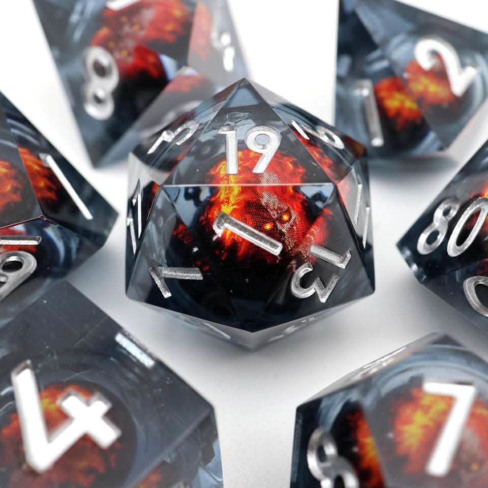 Blazing Skull | Liquid Core Dice | Resin | 7 Piece Set