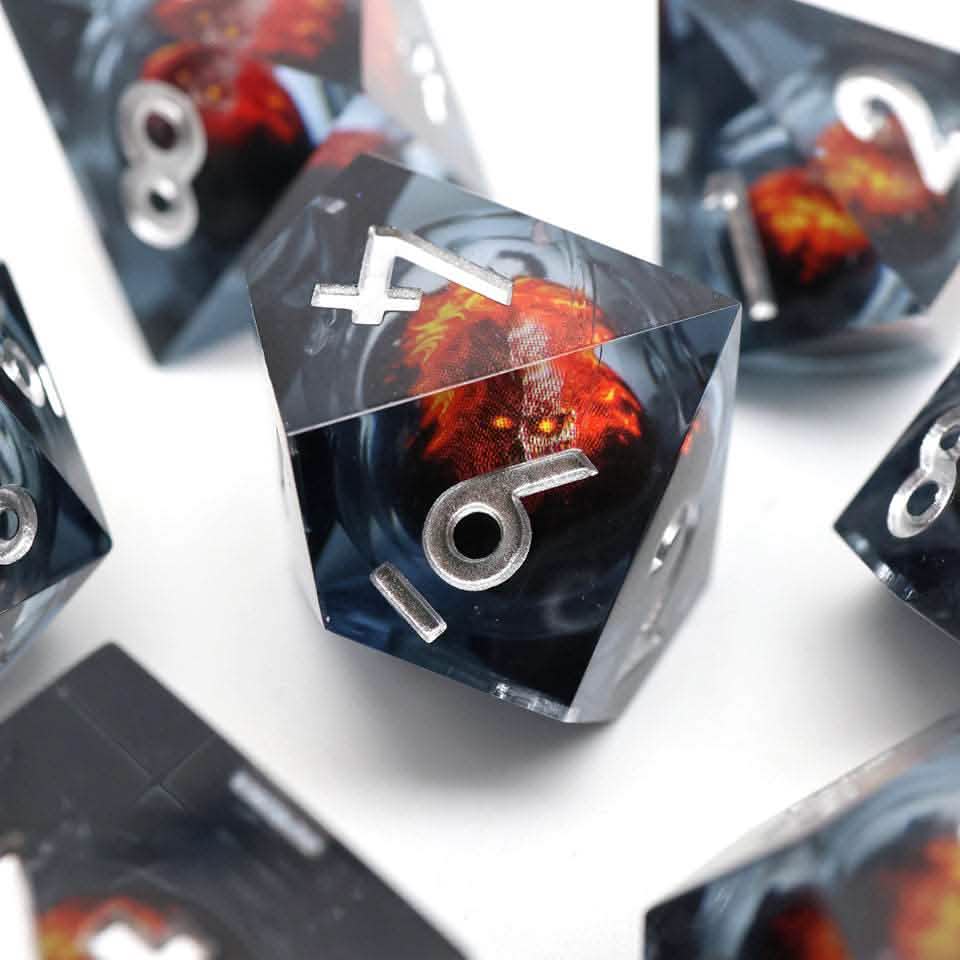 Blazing Skull | Liquid Core Dice | Resin | 7 Piece Set