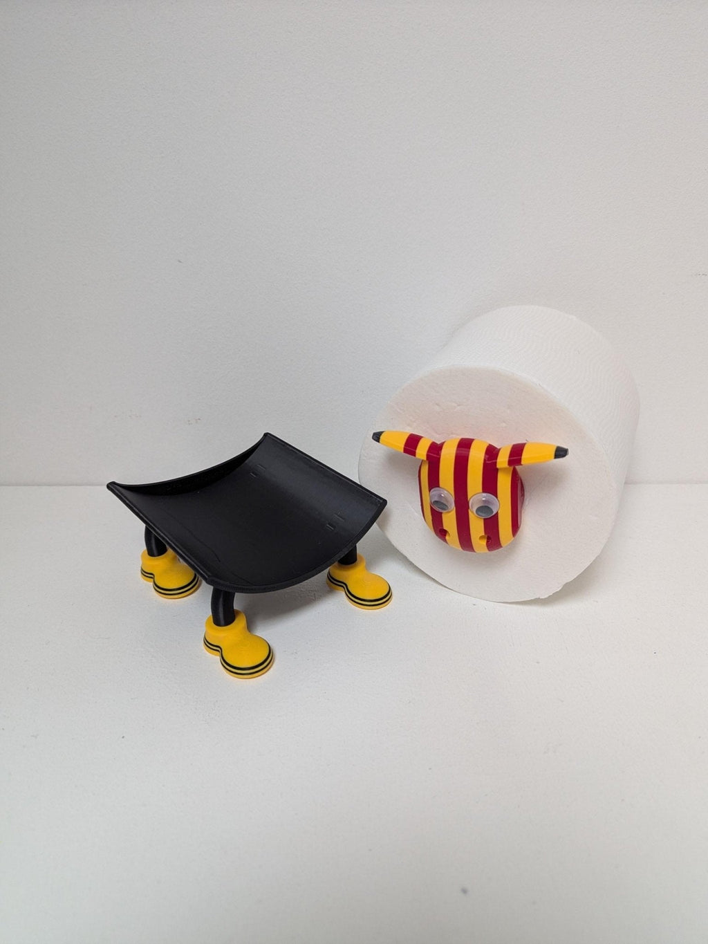 Chaddyverse Bradford City Sheep Toilet Roll Holder – Claret & Amber